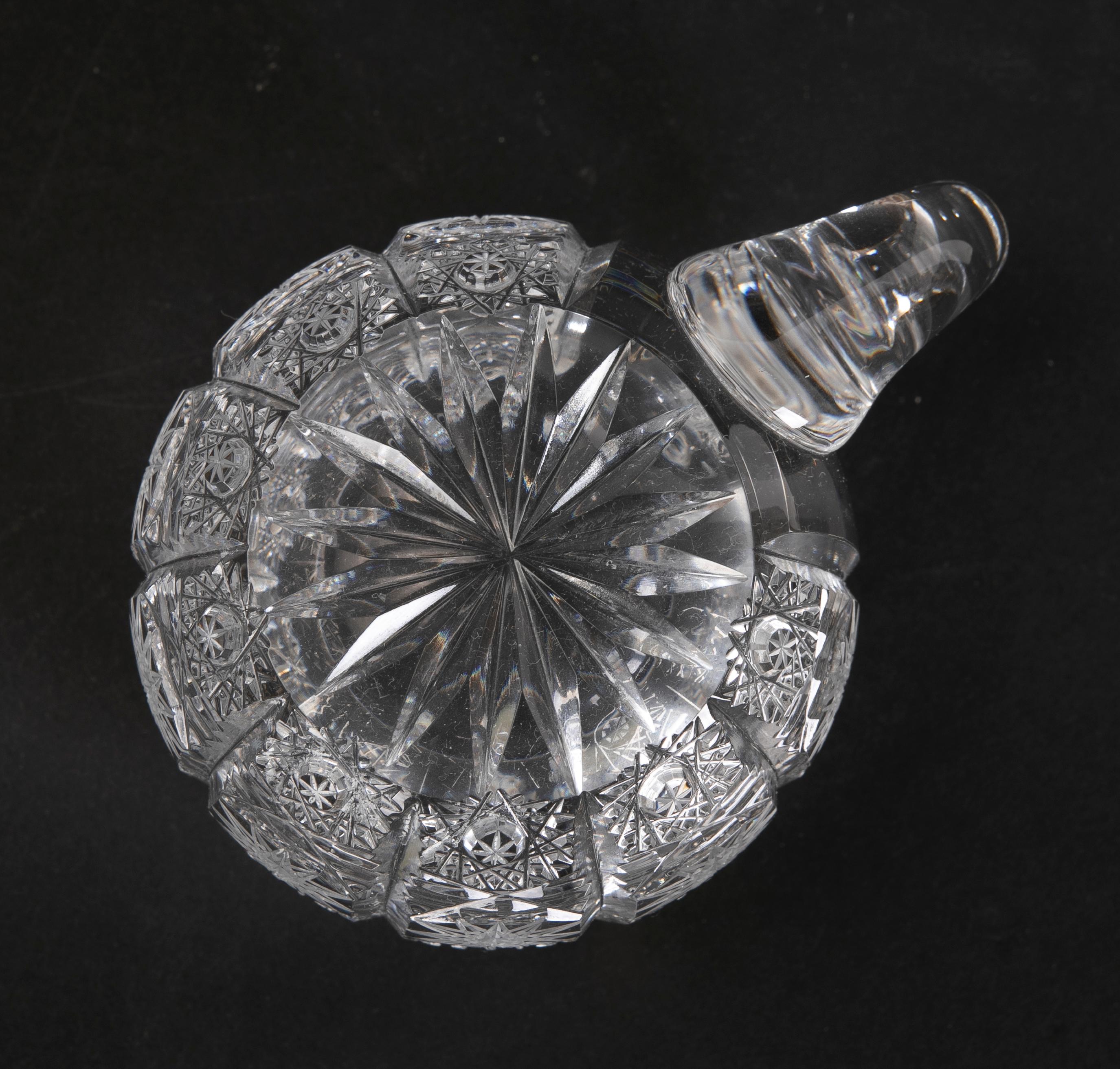 Set von elf kleinen handgeschliffenen böhmischen Kristallgläsern  im Angebot 9