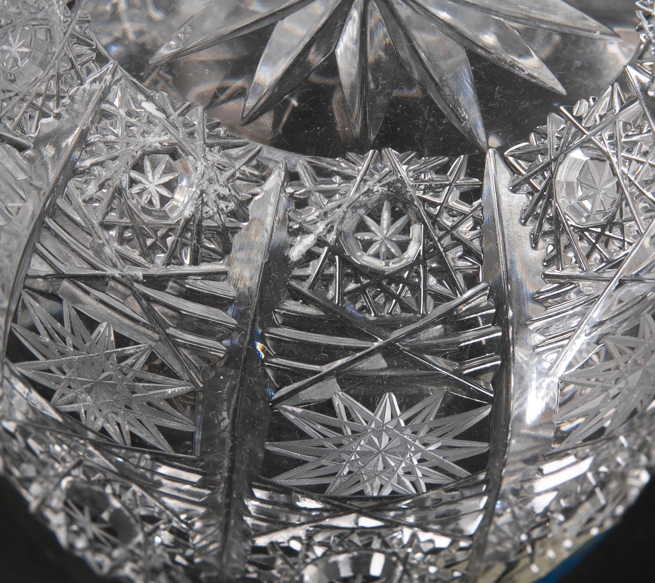 Set von elf kleinen handgeschliffenen böhmischen Kristallgläsern  im Angebot 10