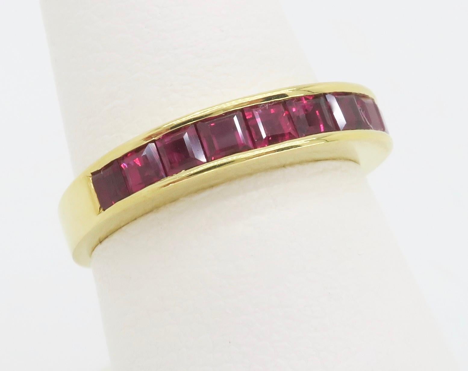 Set of Emerald, Ruby, Sapphire Bands Made in 18k Yellow Gold For Sale 3