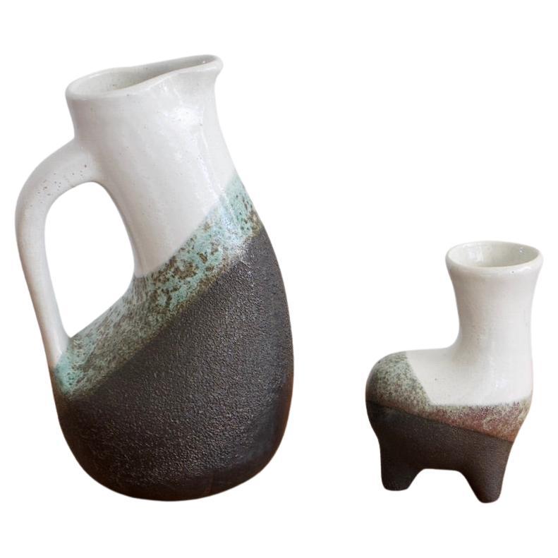 Set emaillierter Steingutkrug und Vase von Gilbert Valentin im Angebot