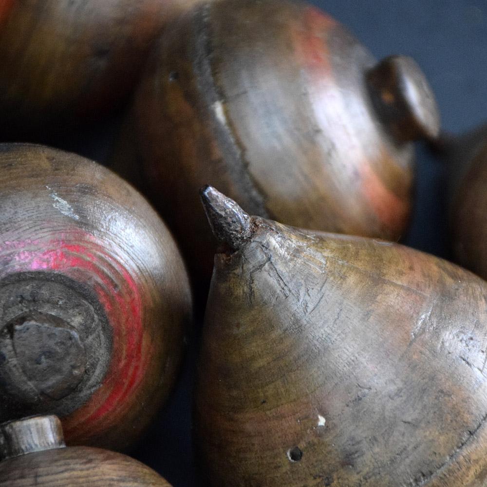 Set of English 19th Century Spinning Tops In Fair Condition For Sale In London, GB