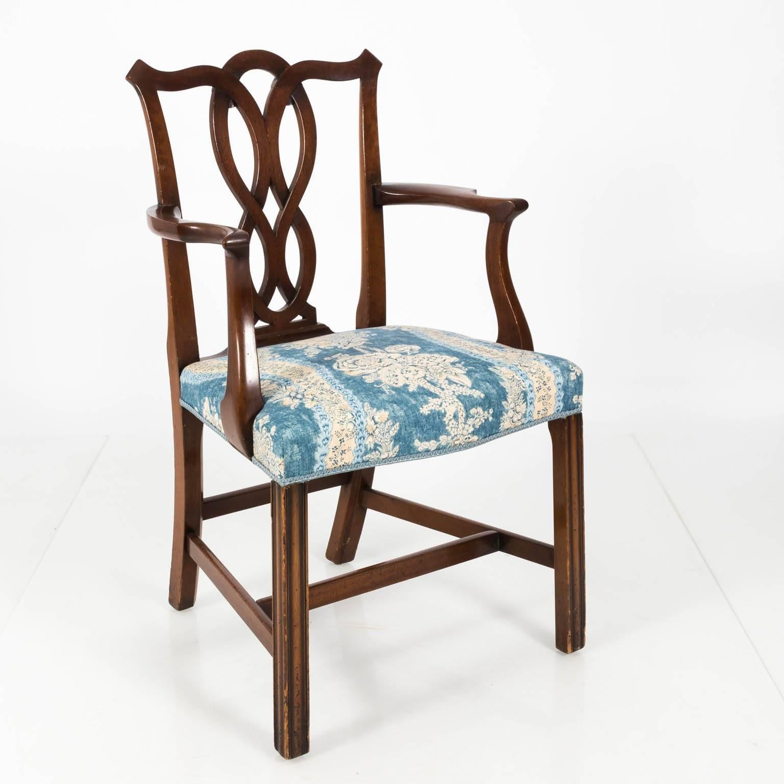 Set of English Chippendale Style Dining Chairs For Sale 3