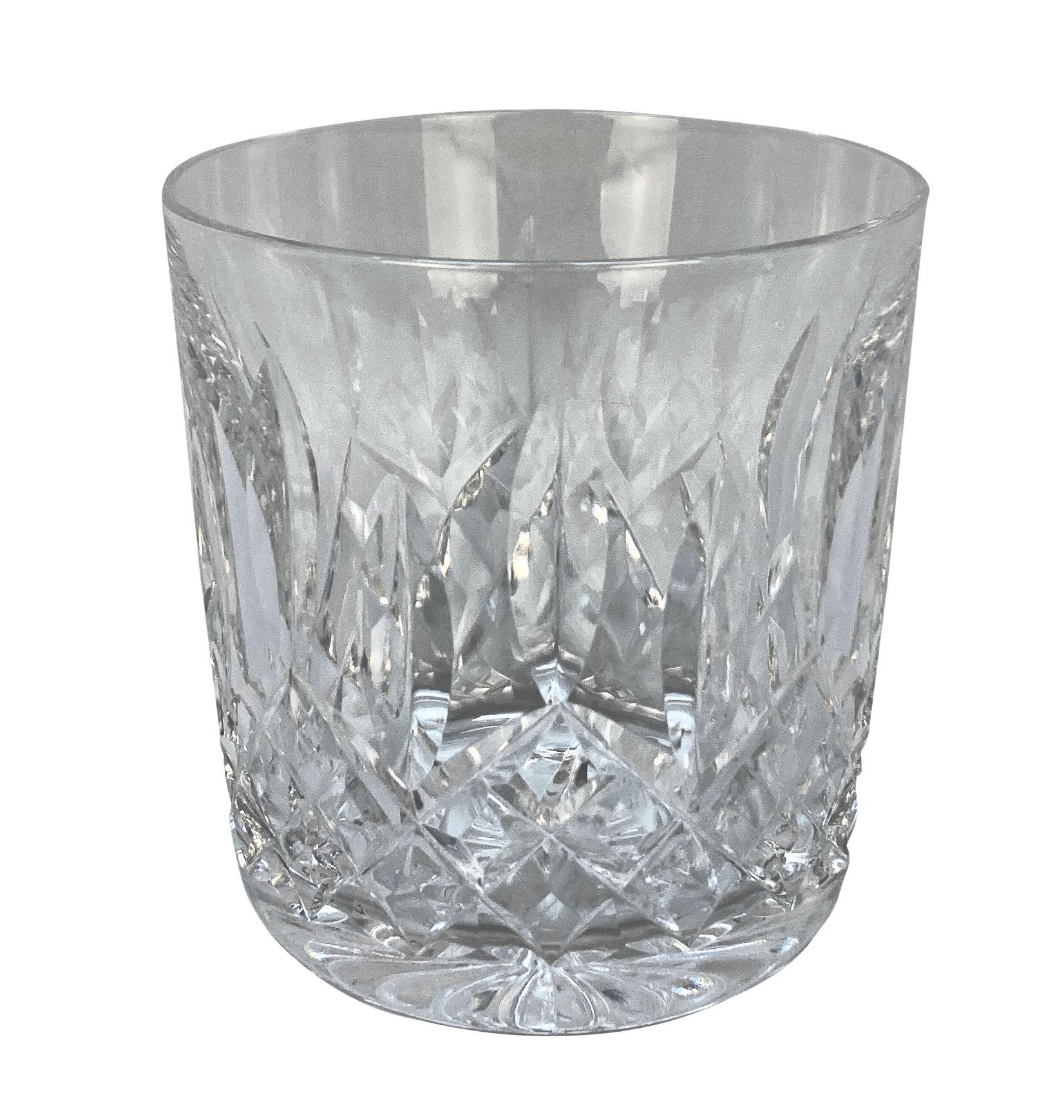 Ein Satz von sechs englischen geschliffenen Glasbechern von gutem Gewicht, in perfektem Zustand.