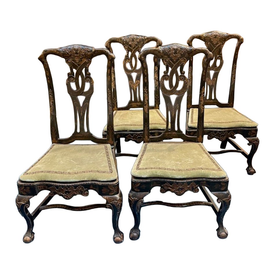 Set of English Queen Anne Chinoiserie Chairs en venta