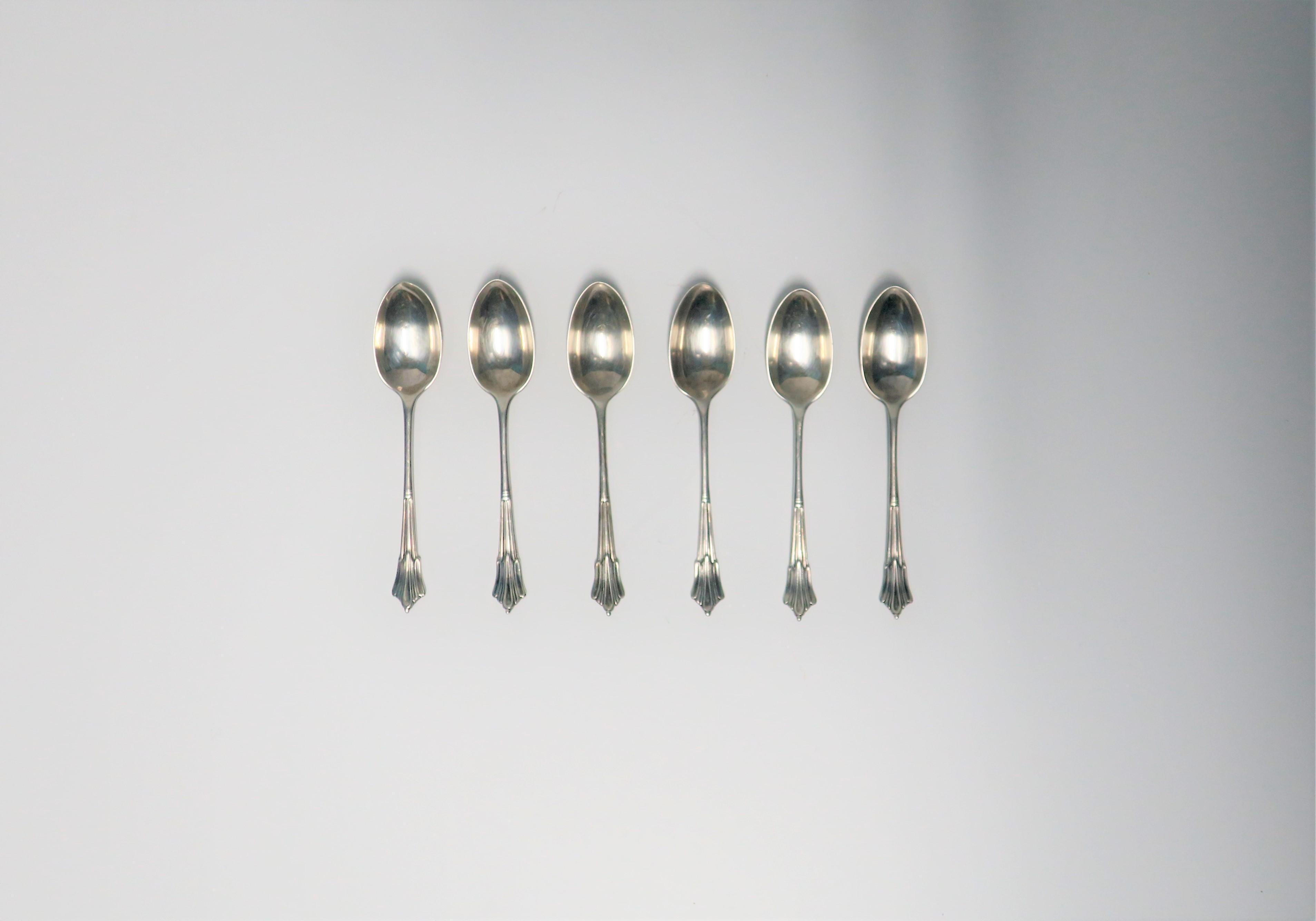 Set of English Sterling Silver Espresso Coffee or Tea Demitasse Spoons In Good Condition In New York, NY