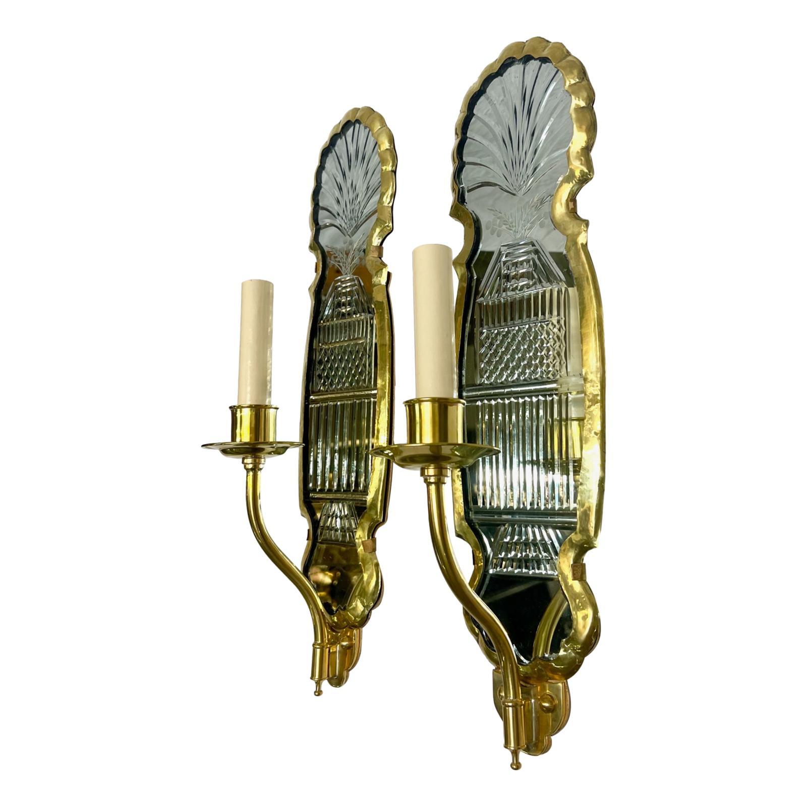 Francese Set di lampade a specchio incise, vendute a coppia in vendita