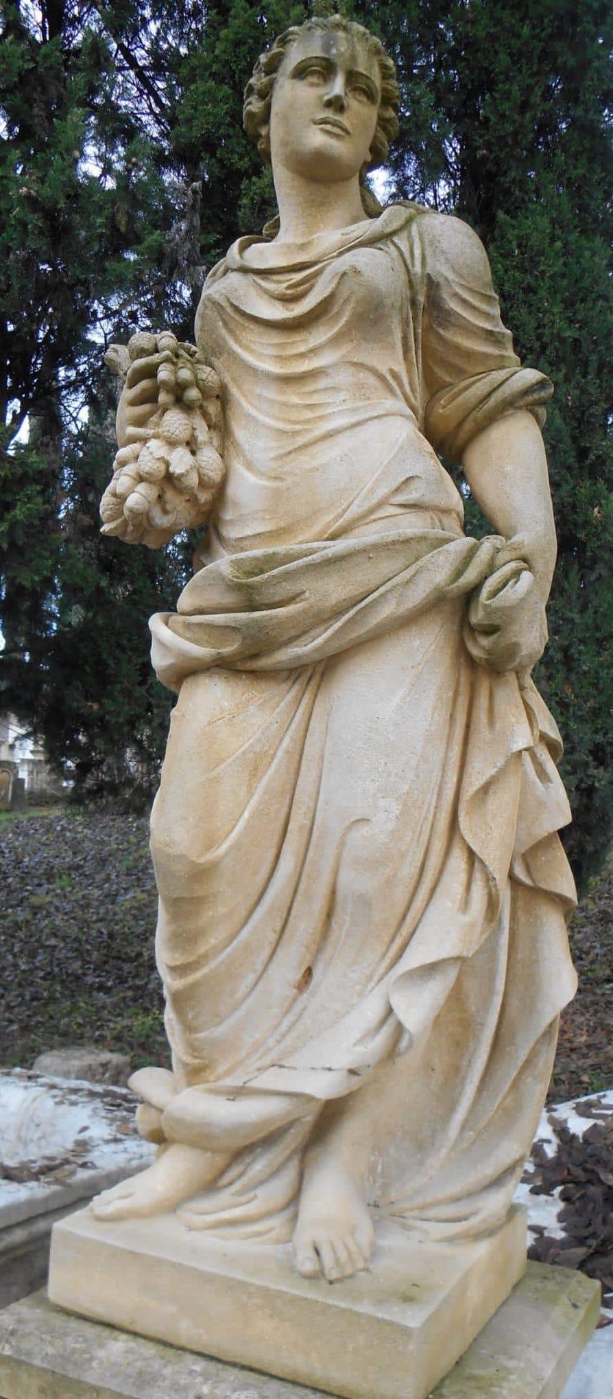 Set of Extraordinary Italian Stone Statues Representing the Four Seasons In Good Condition For Sale In Rome, IT