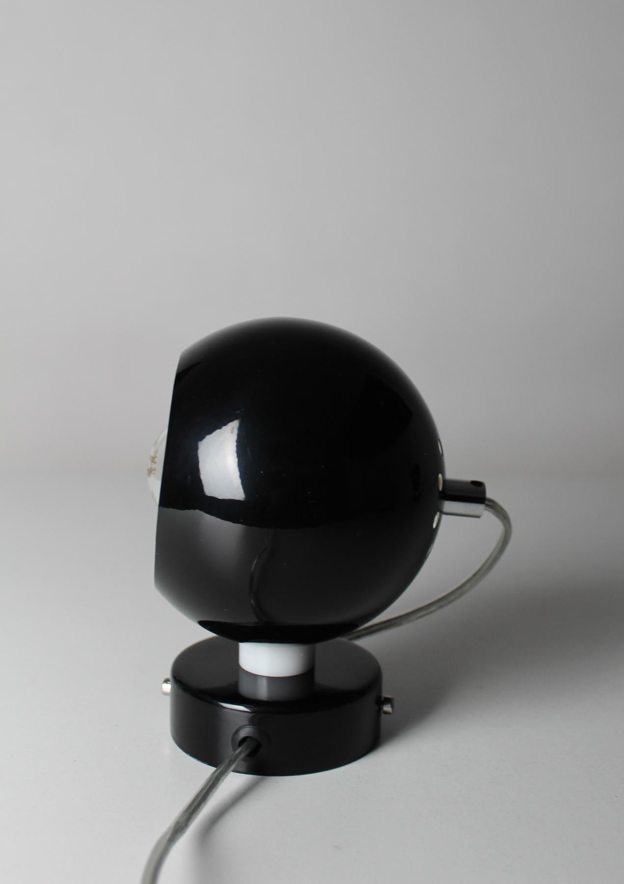 Set of eyeball space age bedside table lamps form the 80's 5