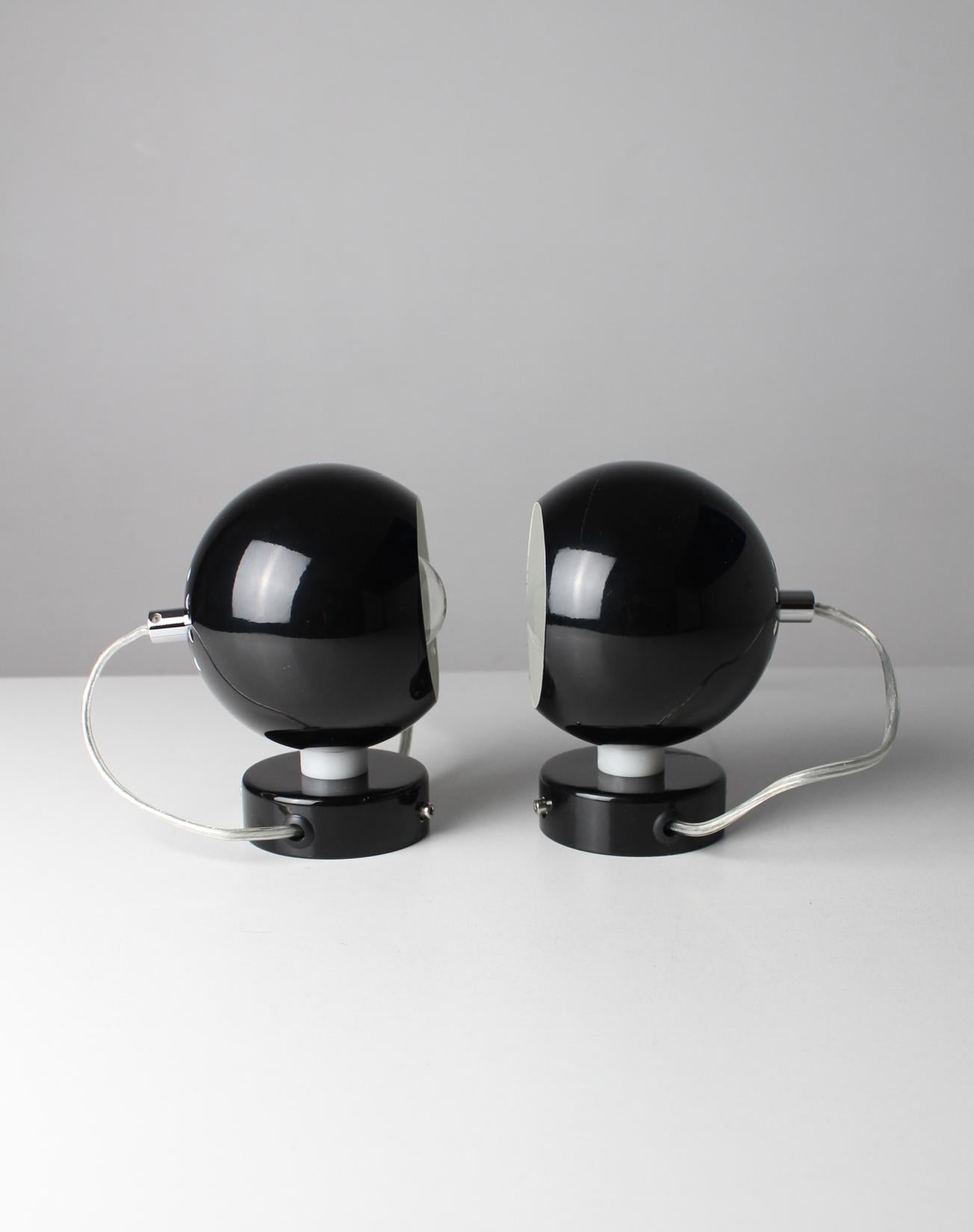 Late 20th Century Set of eyeball space age bedside table lamps form the 80's