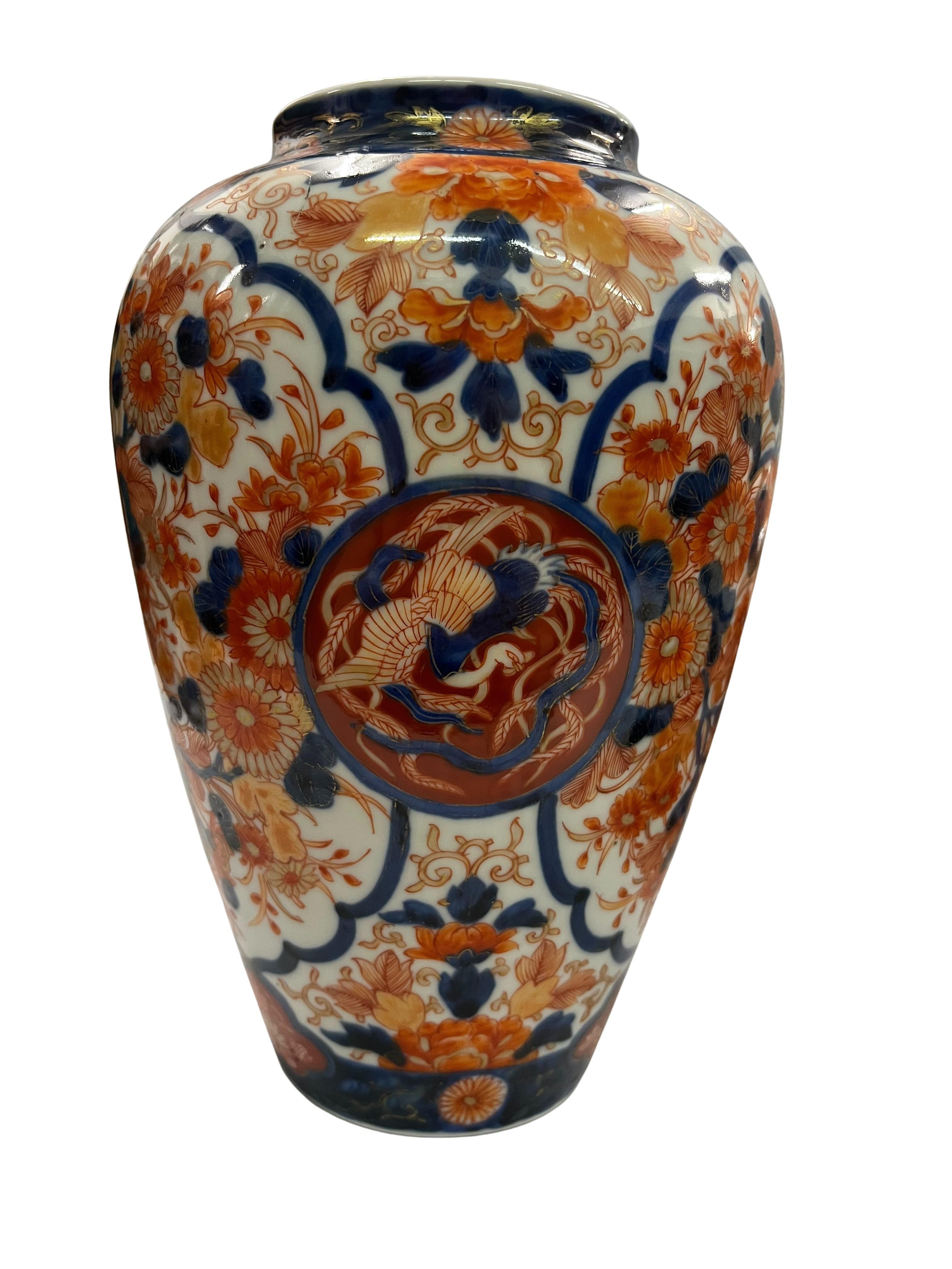 Set of famous Imari vases, phoenix flower design, late 19th century Meiji, Japan For Sale 2