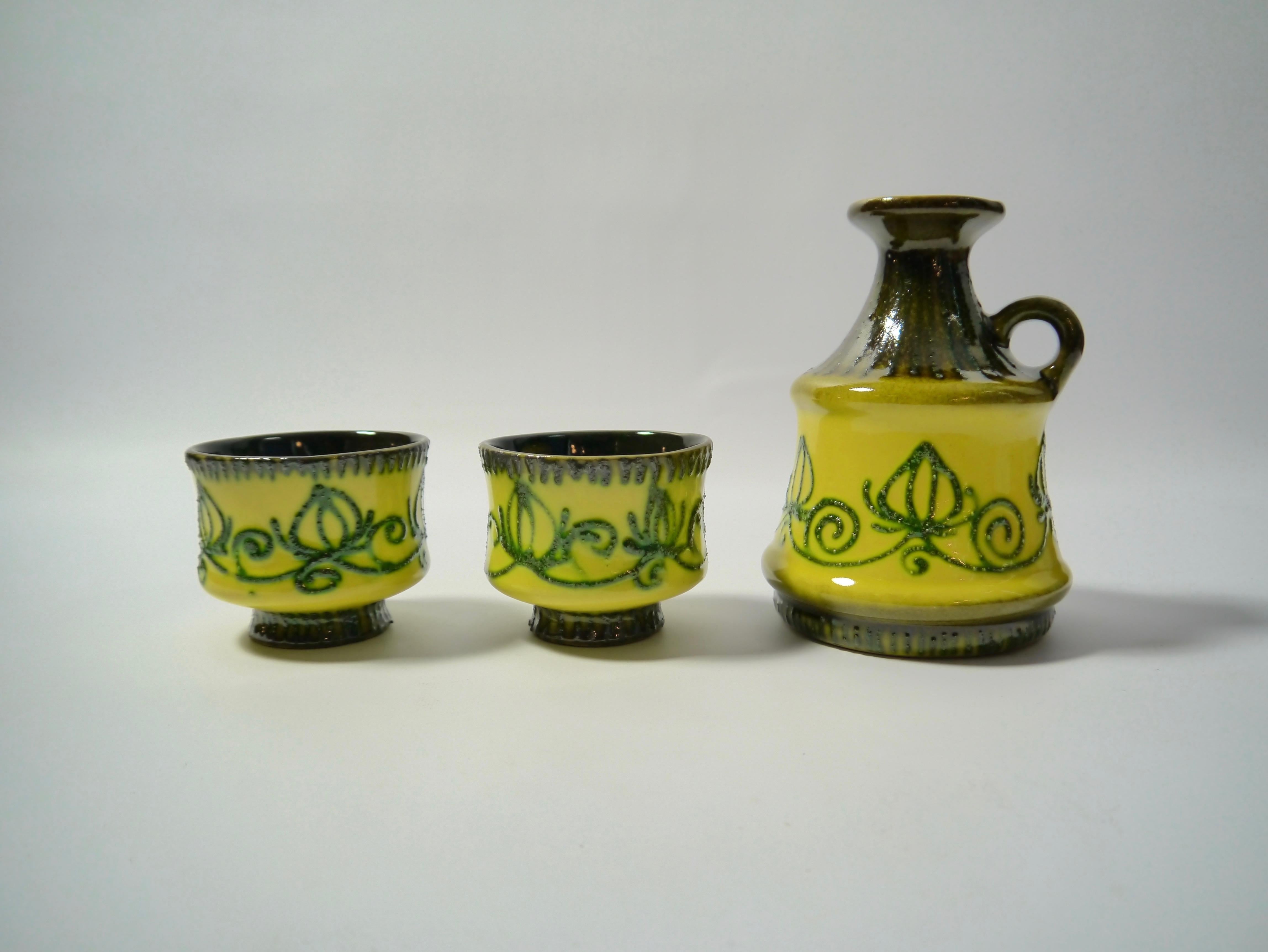 Set of East German pottery by Strehla.