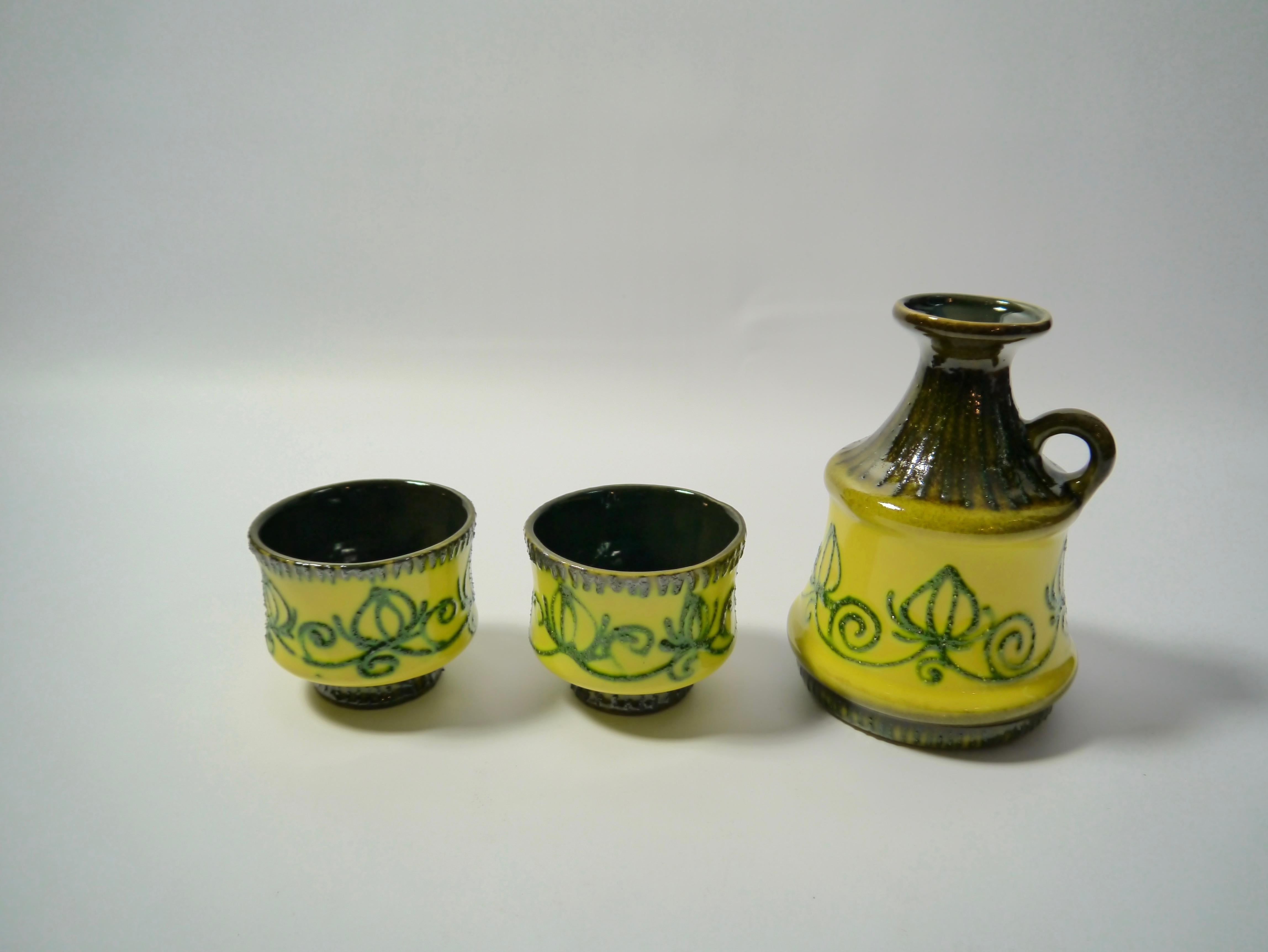 Set aus Fett Lava-Keramik von Strehla, Ostdeutschland, 1960er Jahre (Moderne der Mitte des Jahrhunderts) im Angebot