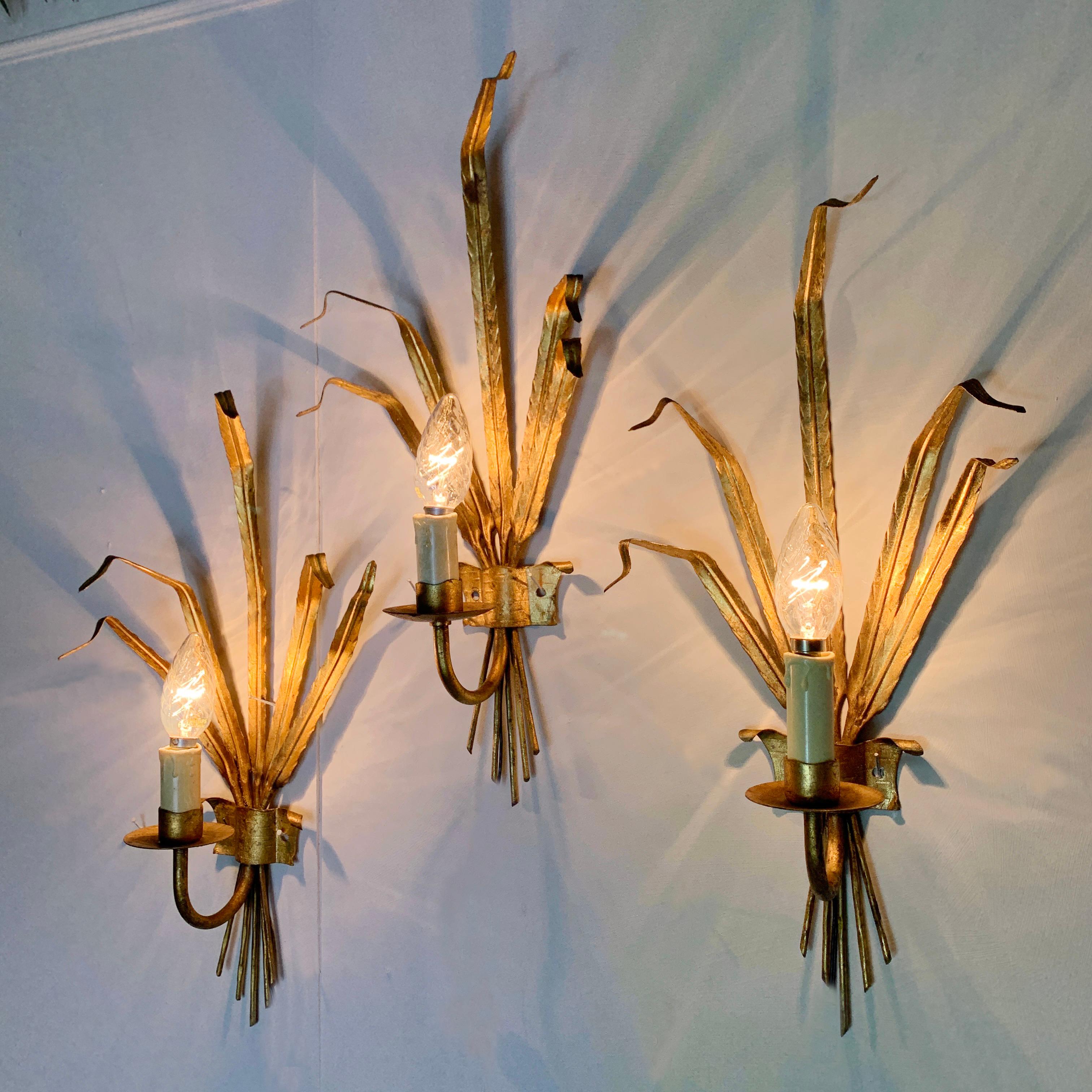 Set Of Ferro Art Gilt Leaf Wall Lights, 1970’s In Good Condition In Hastings, GB