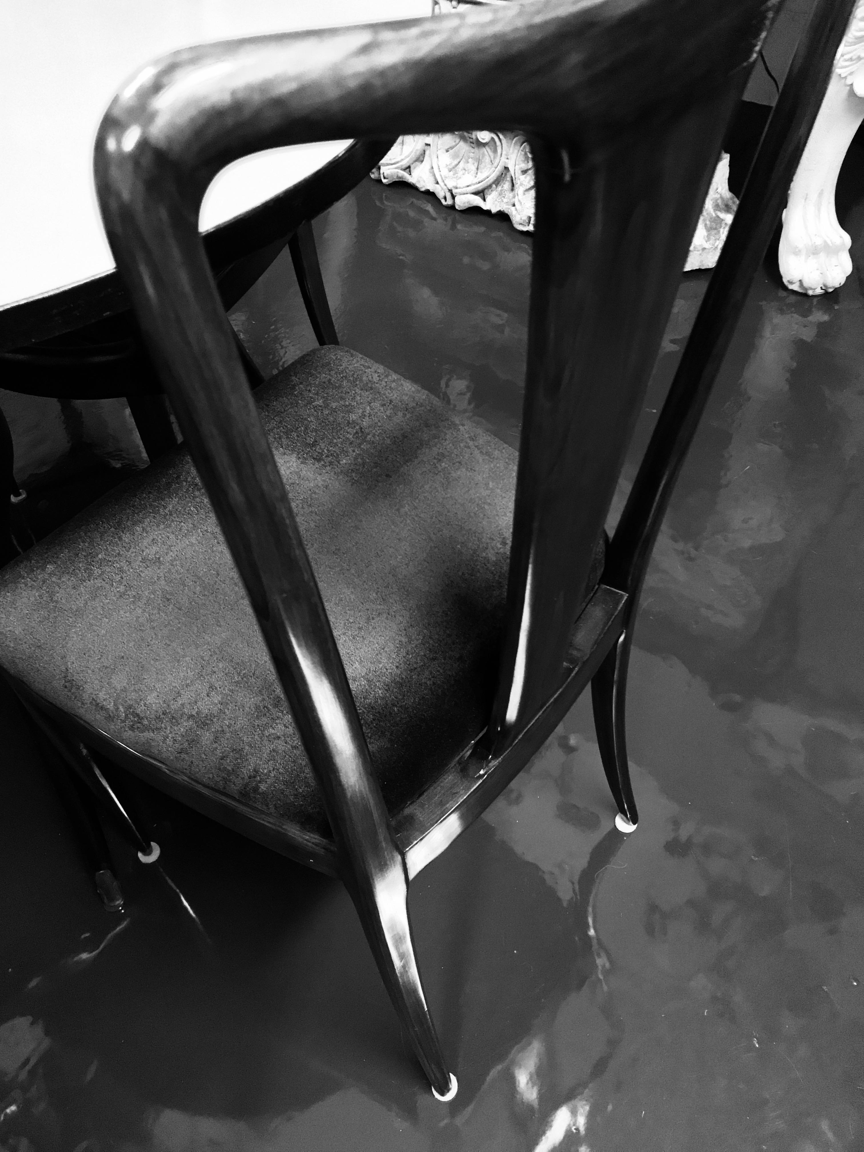 Mid-20th Century Set of Fine Dining Chairs in the Style of Guglielmo Ulrich