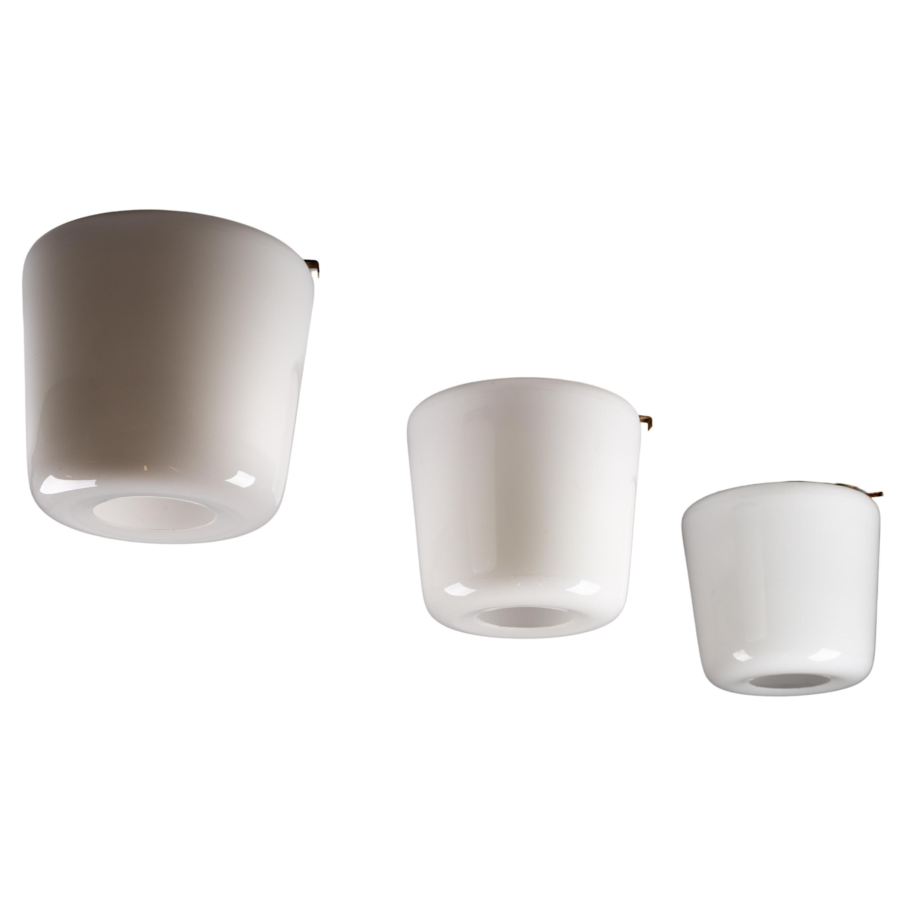 Ensemble de montures encastrées en verre opalin de style The Moderns.