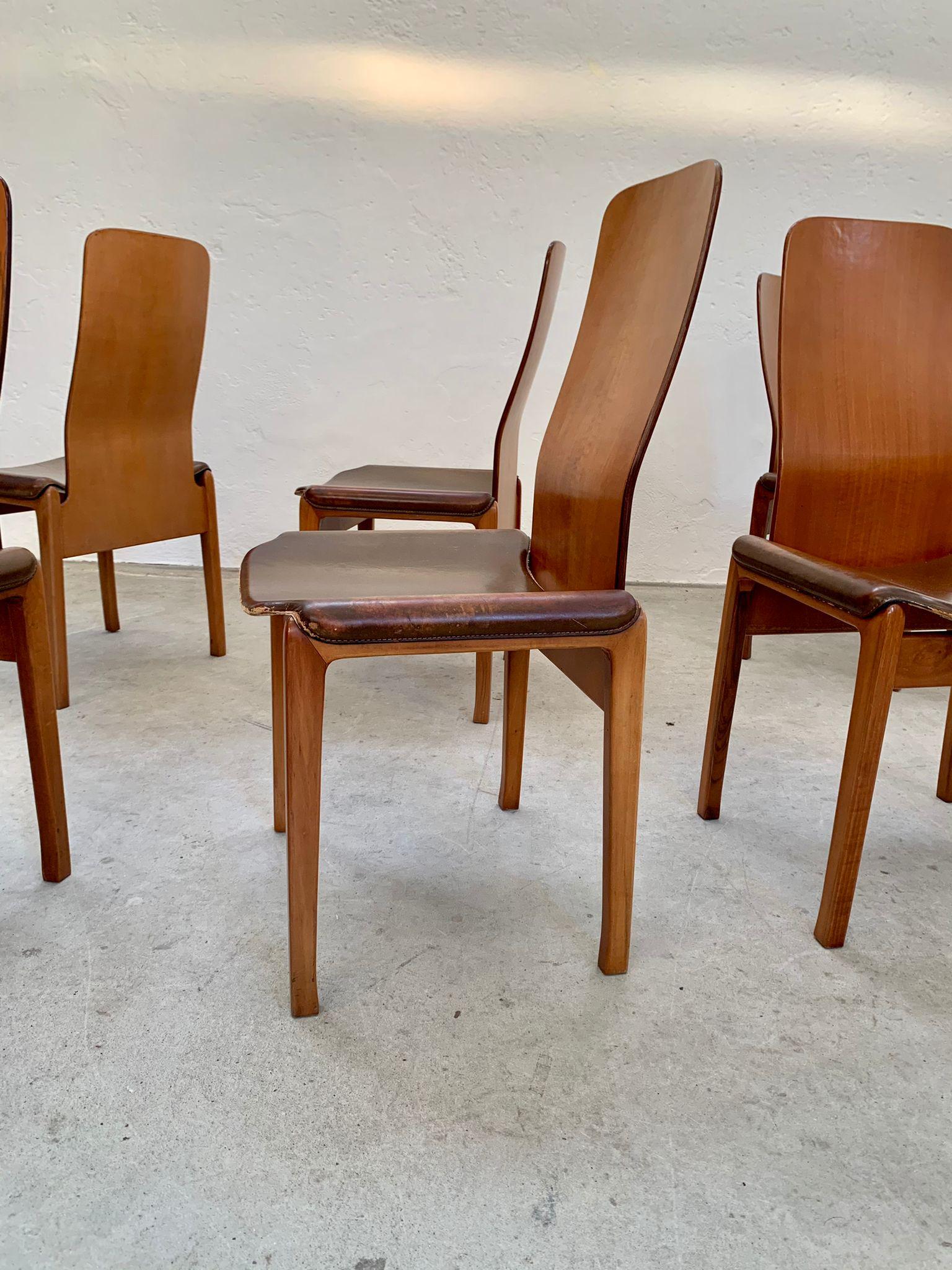 Italian Set of Fiorenza chairs in wood and leather by Tito Agnoli for Molteni, 1968
