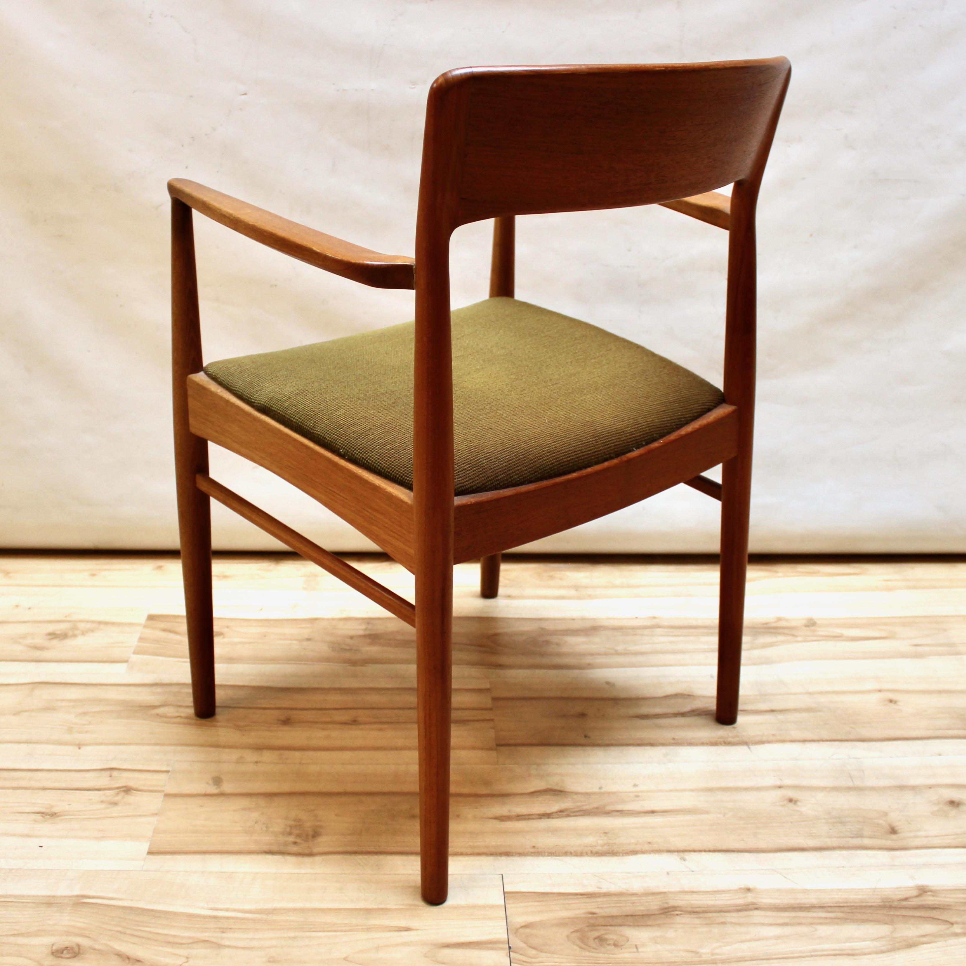 Set of Five 1960s Henning Kjaernulf Teak Dining Chairs 4