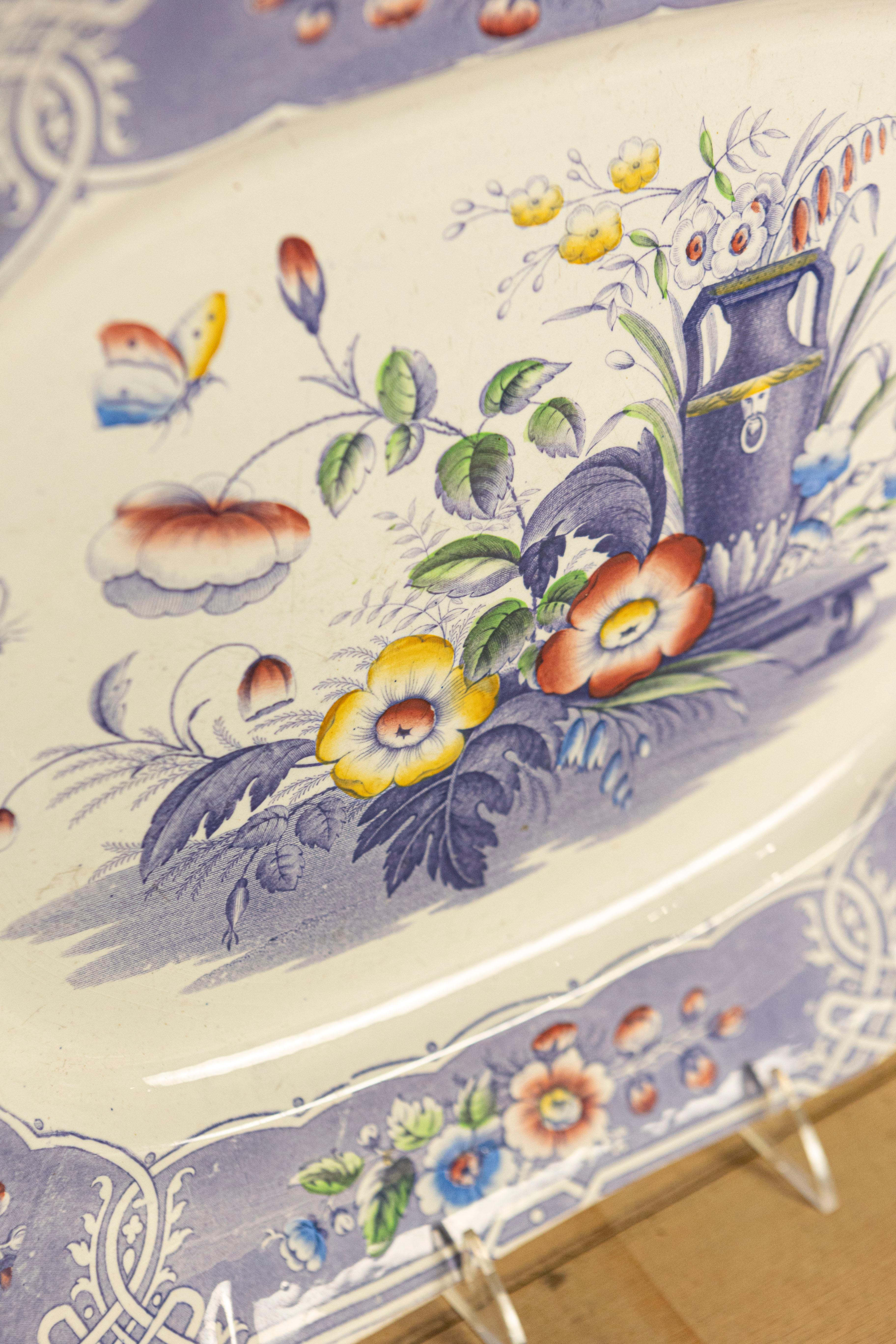XIXe siècle Ensemble de cinq plats anglais du 19ème siècle à motifs floraux rares en vente