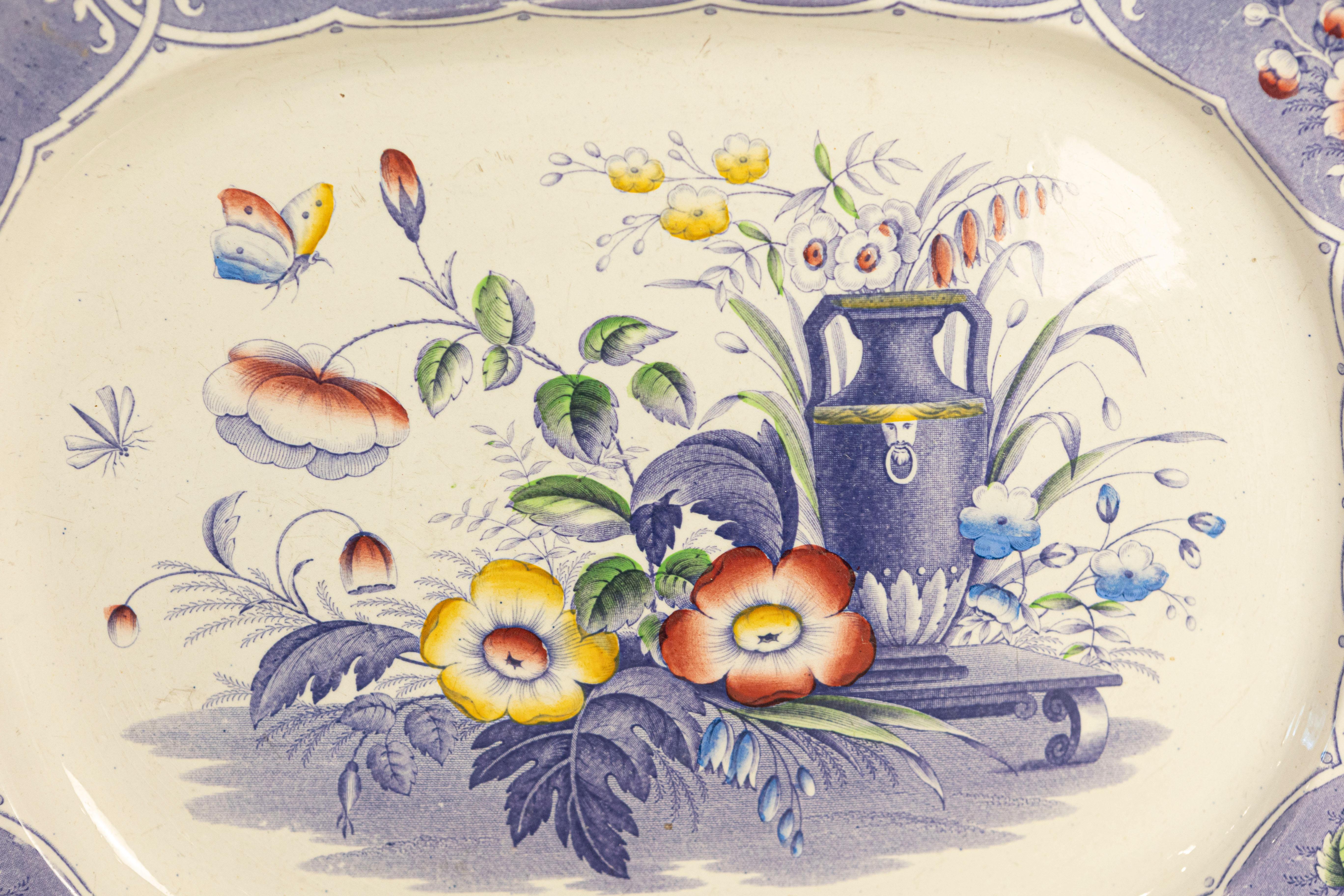 Terre de fer Ensemble de cinq plats anglais du 19ème siècle à motifs floraux rares en vente