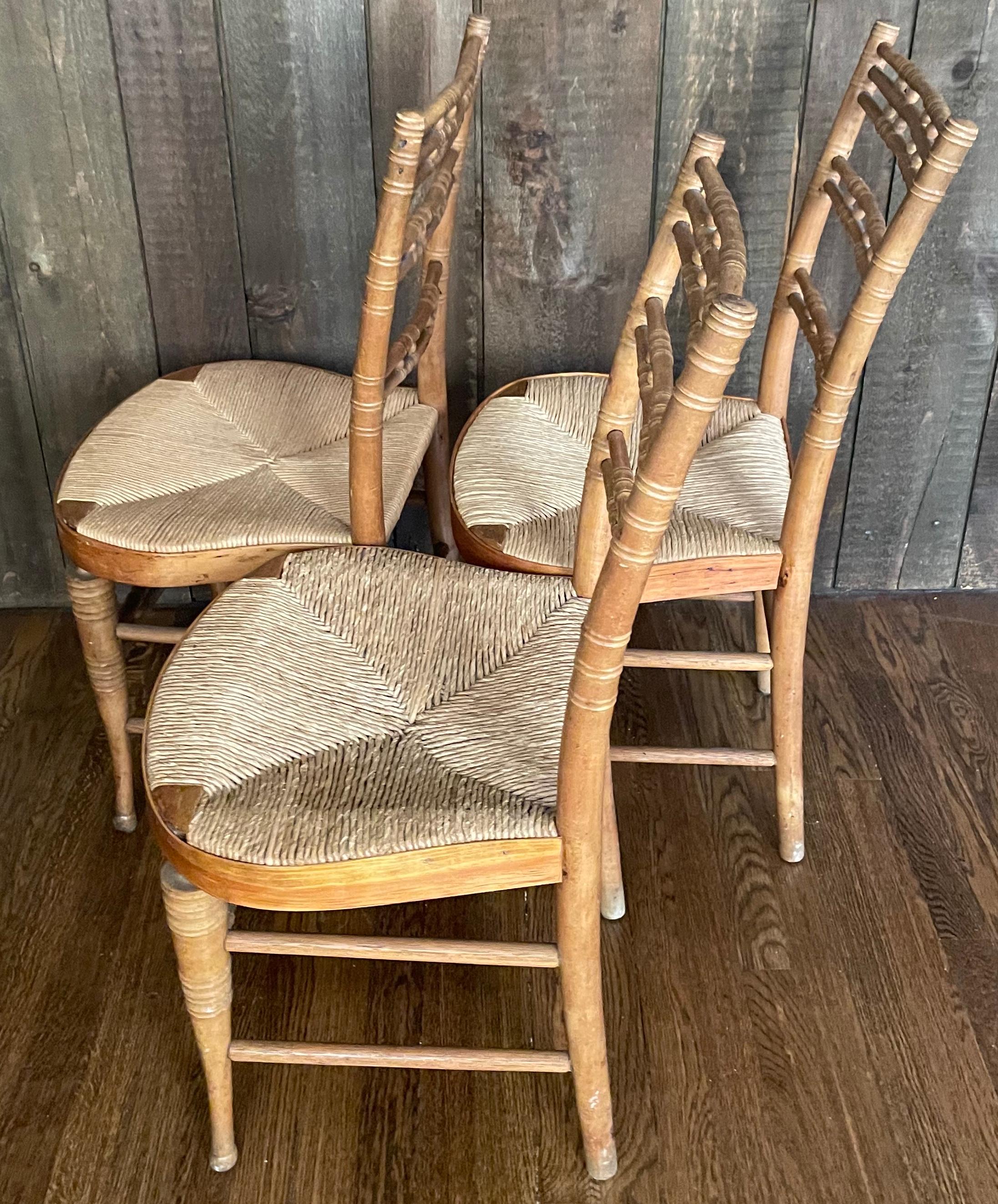Set of Five American Turned Wood Rush Chairs For Sale 4