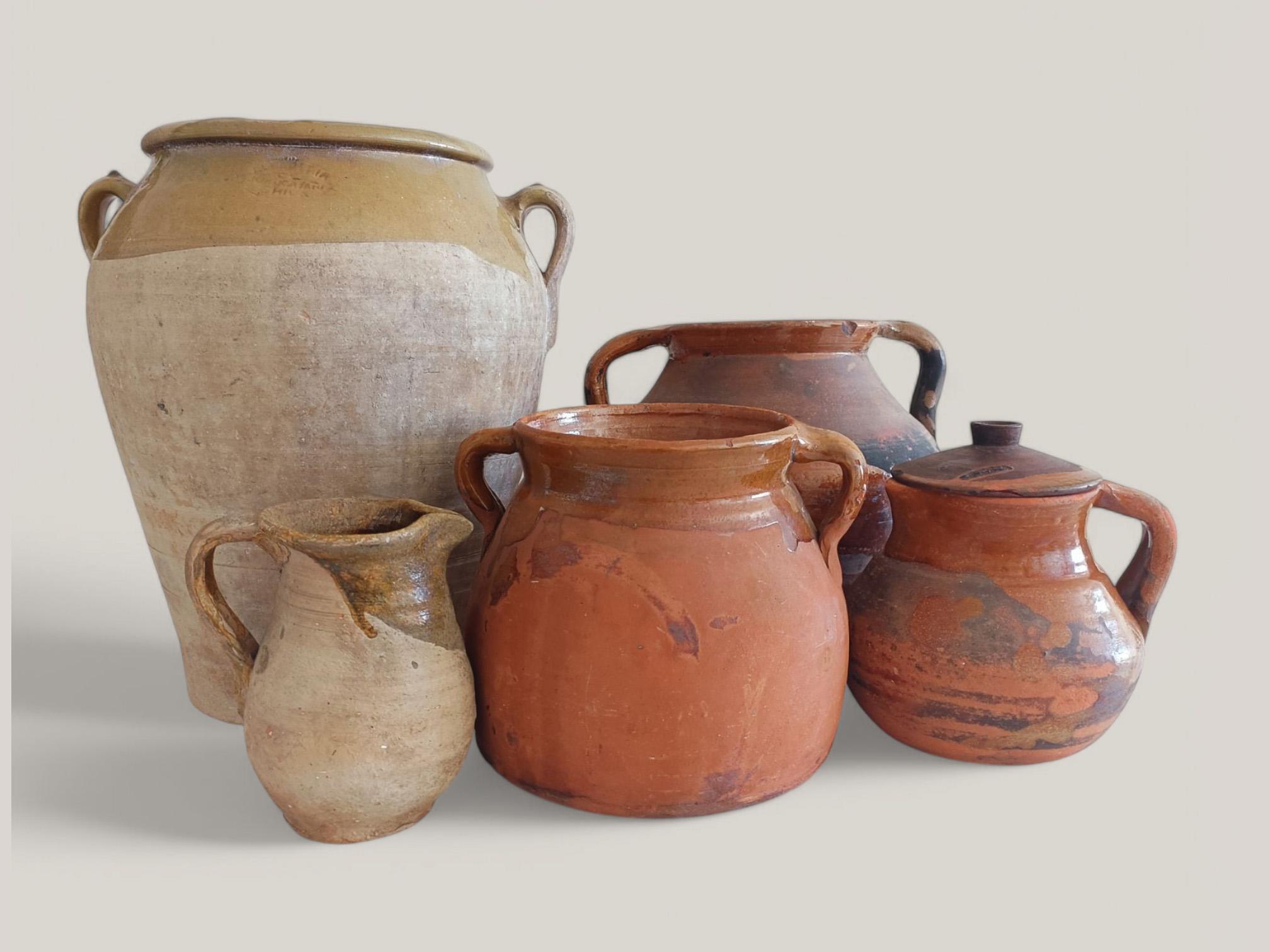 Rustico Antico set di 5 pezzi di ceramica rustica spagnola, fine XIX-inizio XX secolo. in vendita