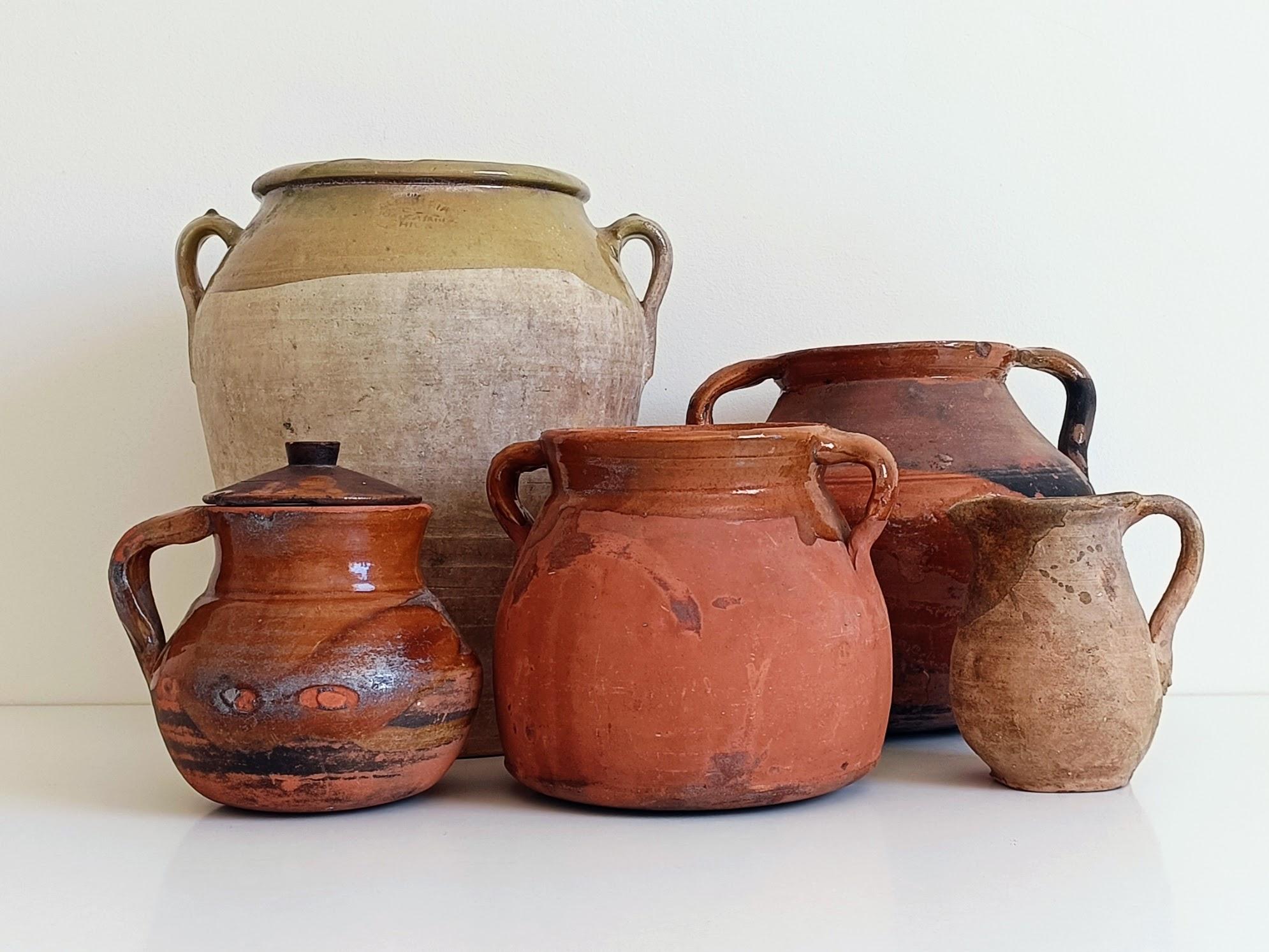 Antico set di 5 pezzi di ceramica rustica spagnola, fine XIX-inizio XX secolo. In condizioni buone in vendita a Valencia, VC