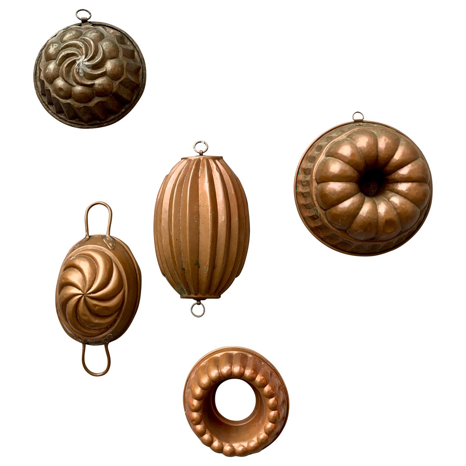Juego de cinco moldes suecos antiguos de cobre para tartas Sueco en venta