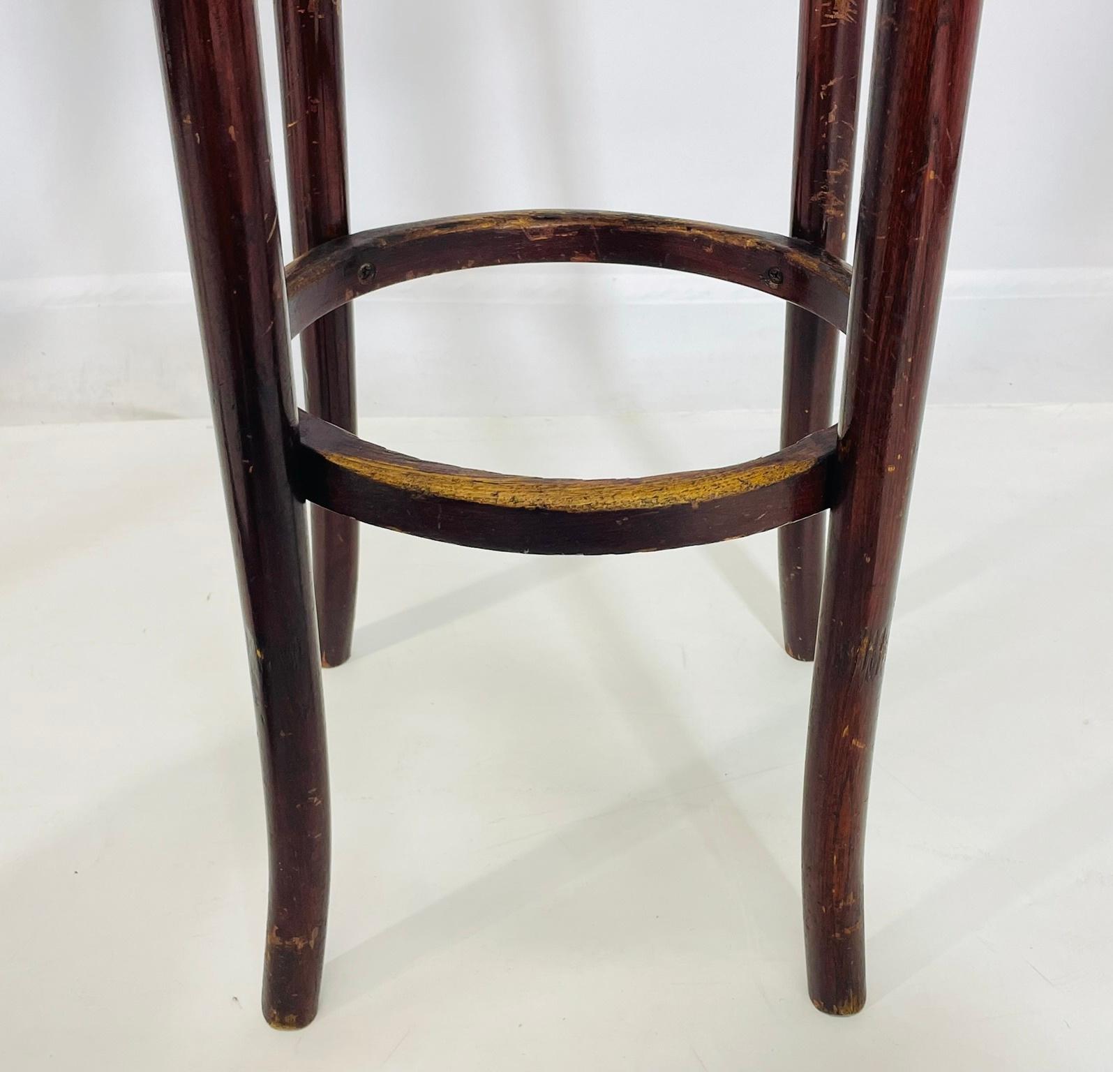 Ensemble de cinq tabourets de bar de Michael Thonet pour Thonet Furniture, États-Unis, années 1960 en vente 6