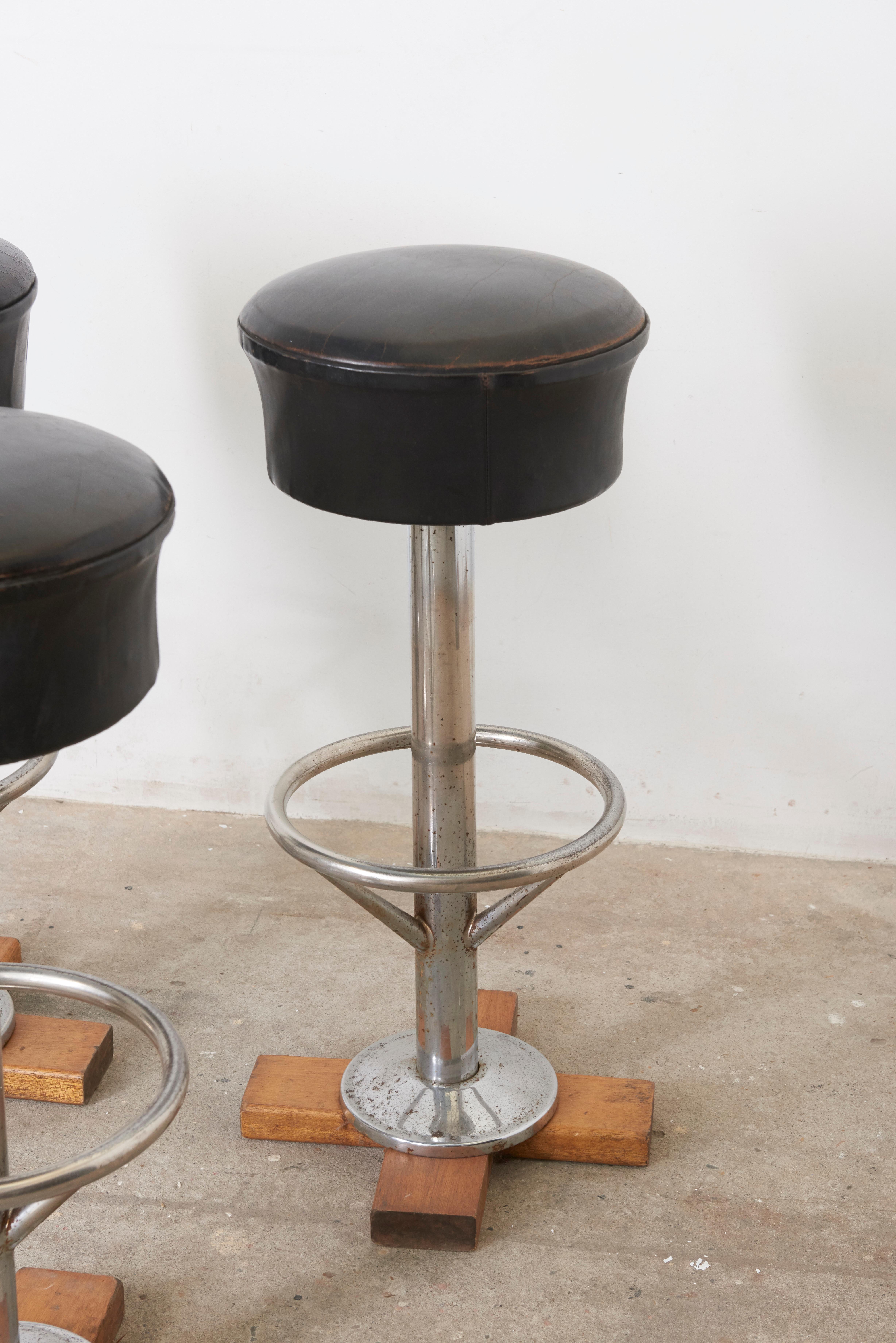 revolving bar stools