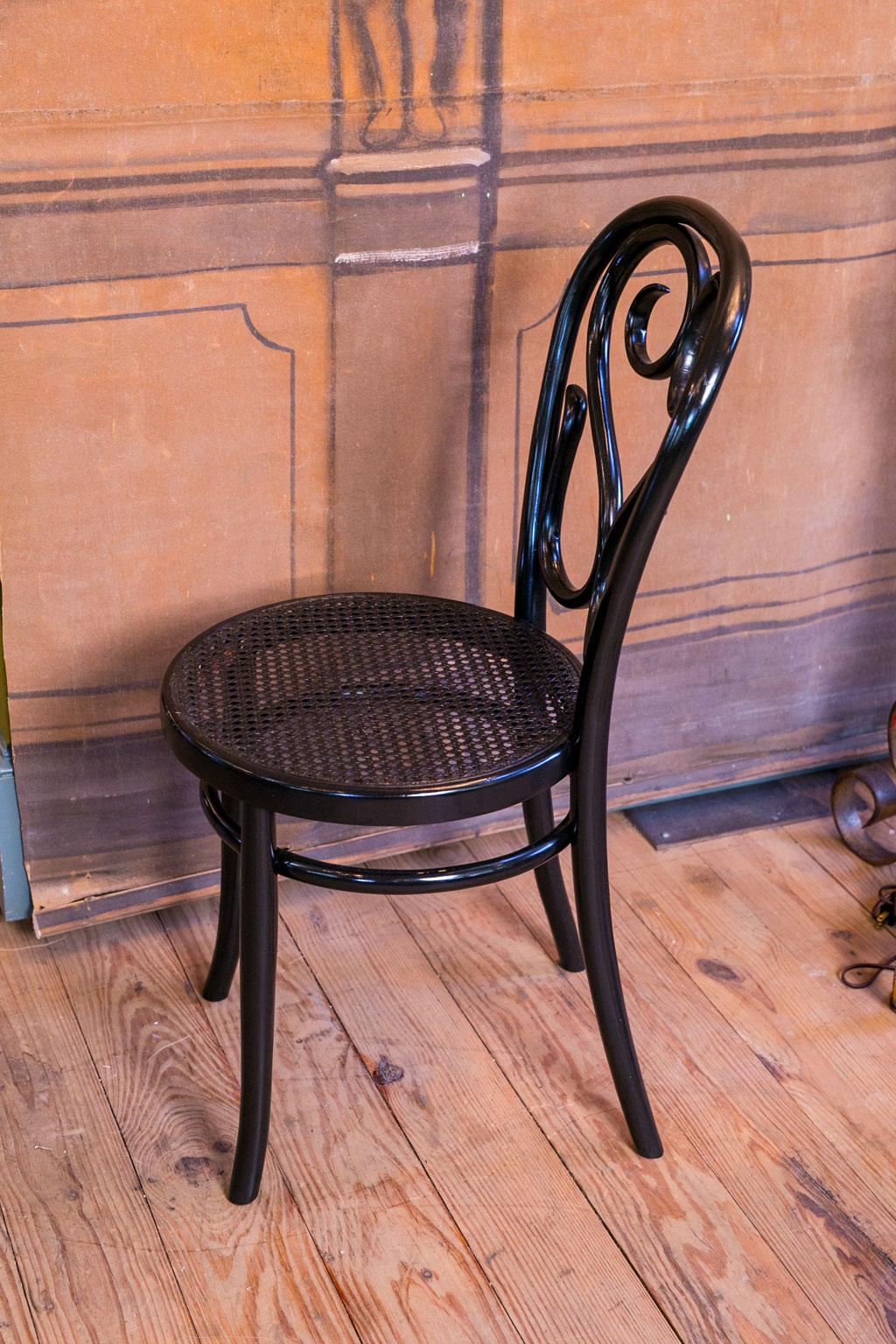 French Provincial Set of Five Bentwood Bistro Chair