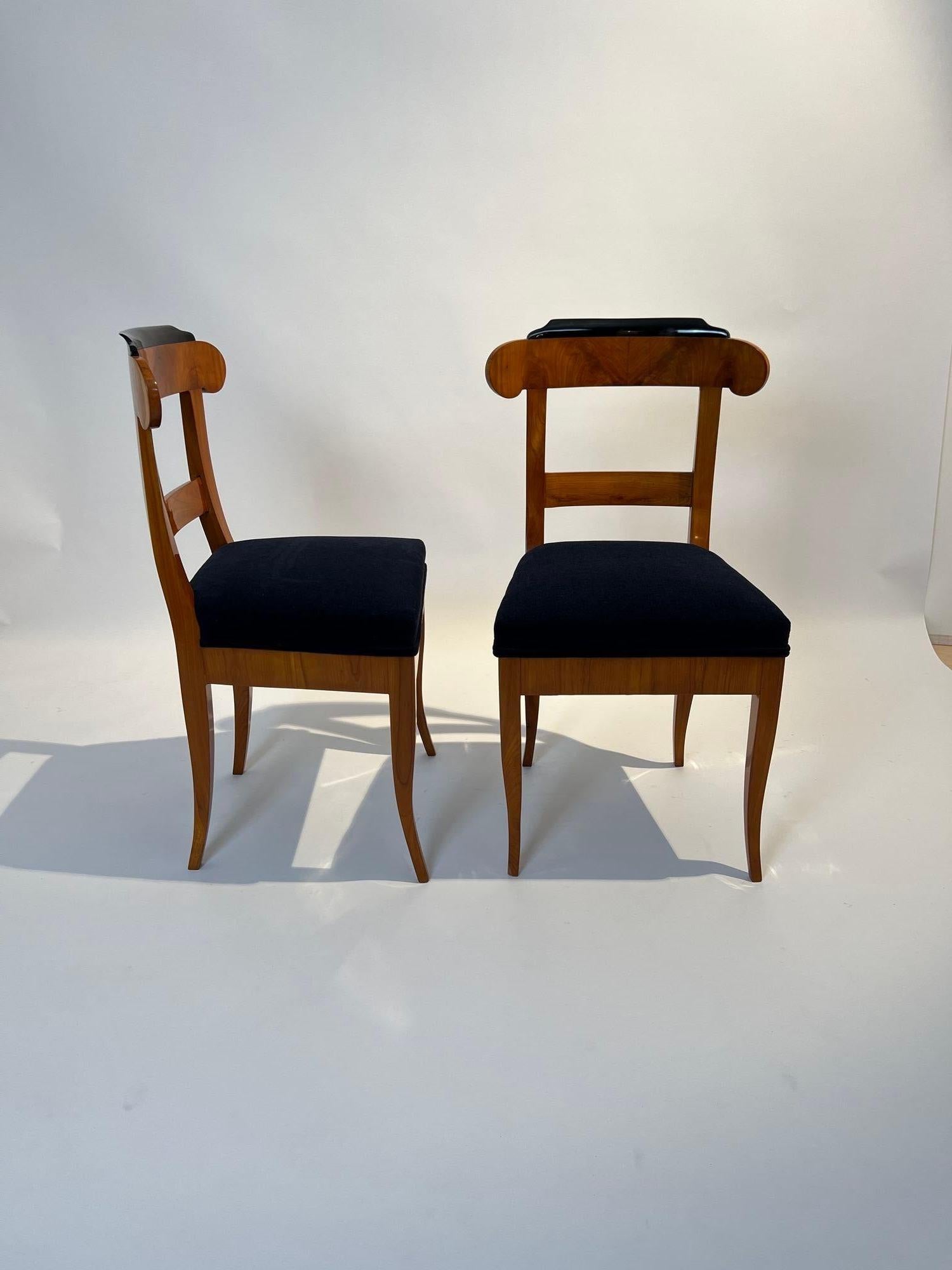 Set of Five Biedermeier Chairs, Cherry Wood, Germany circa 1830 For Sale 9