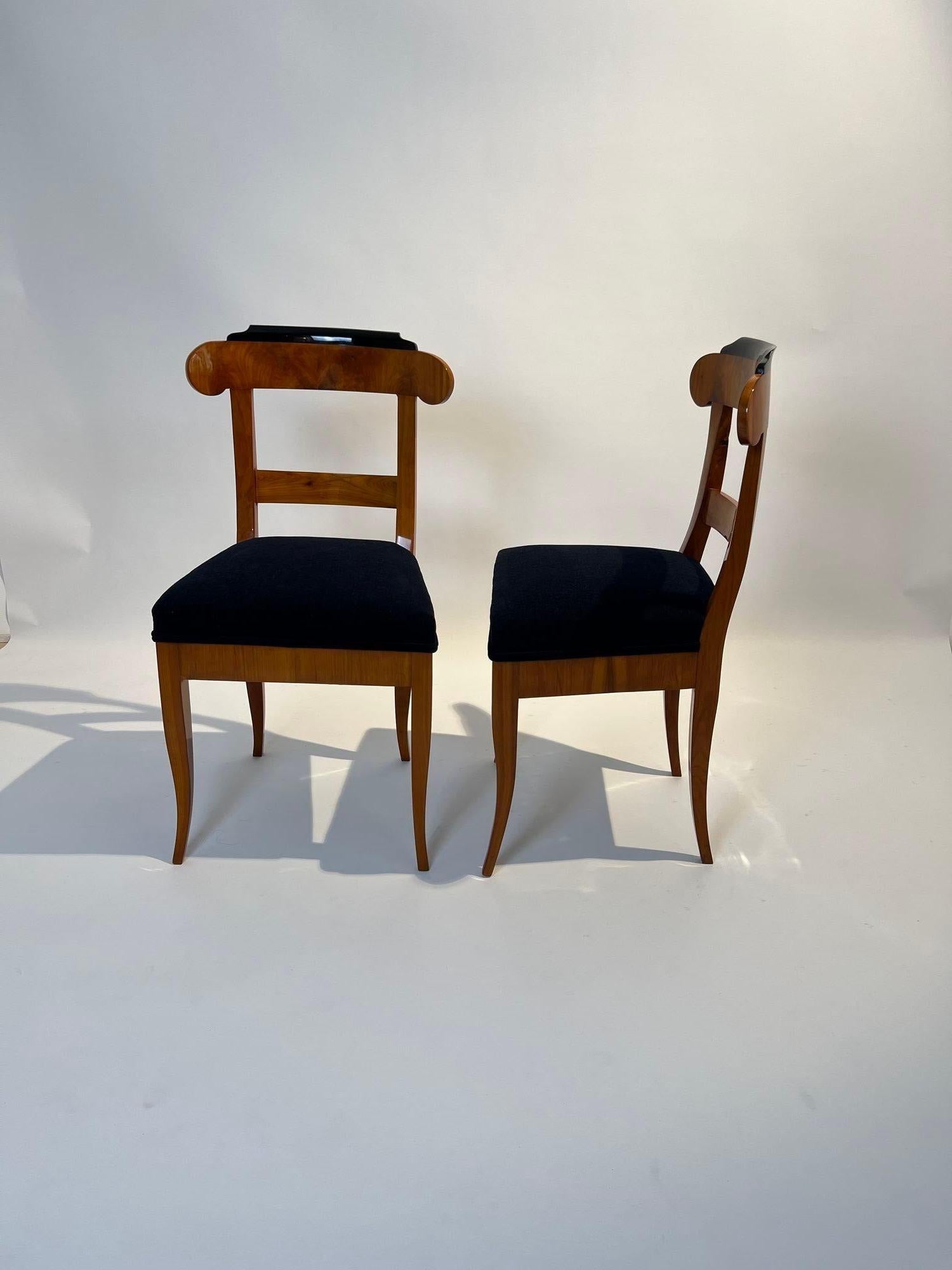 Set of Five Biedermeier Chairs, Cherry Wood, Germany circa 1830 For Sale 12