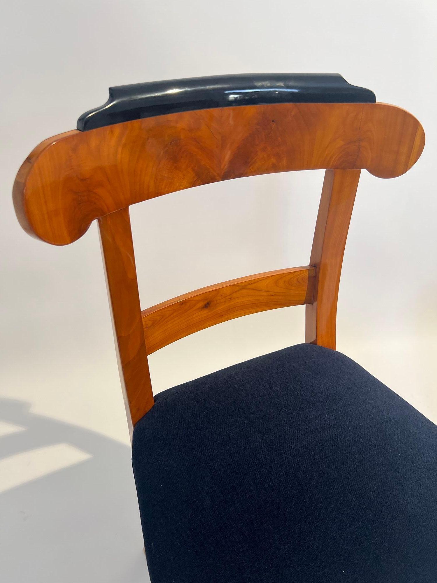 Fünf Biedermeier Stühle, Kirsche Wood, Deutschland um 1830 im Angebot 1