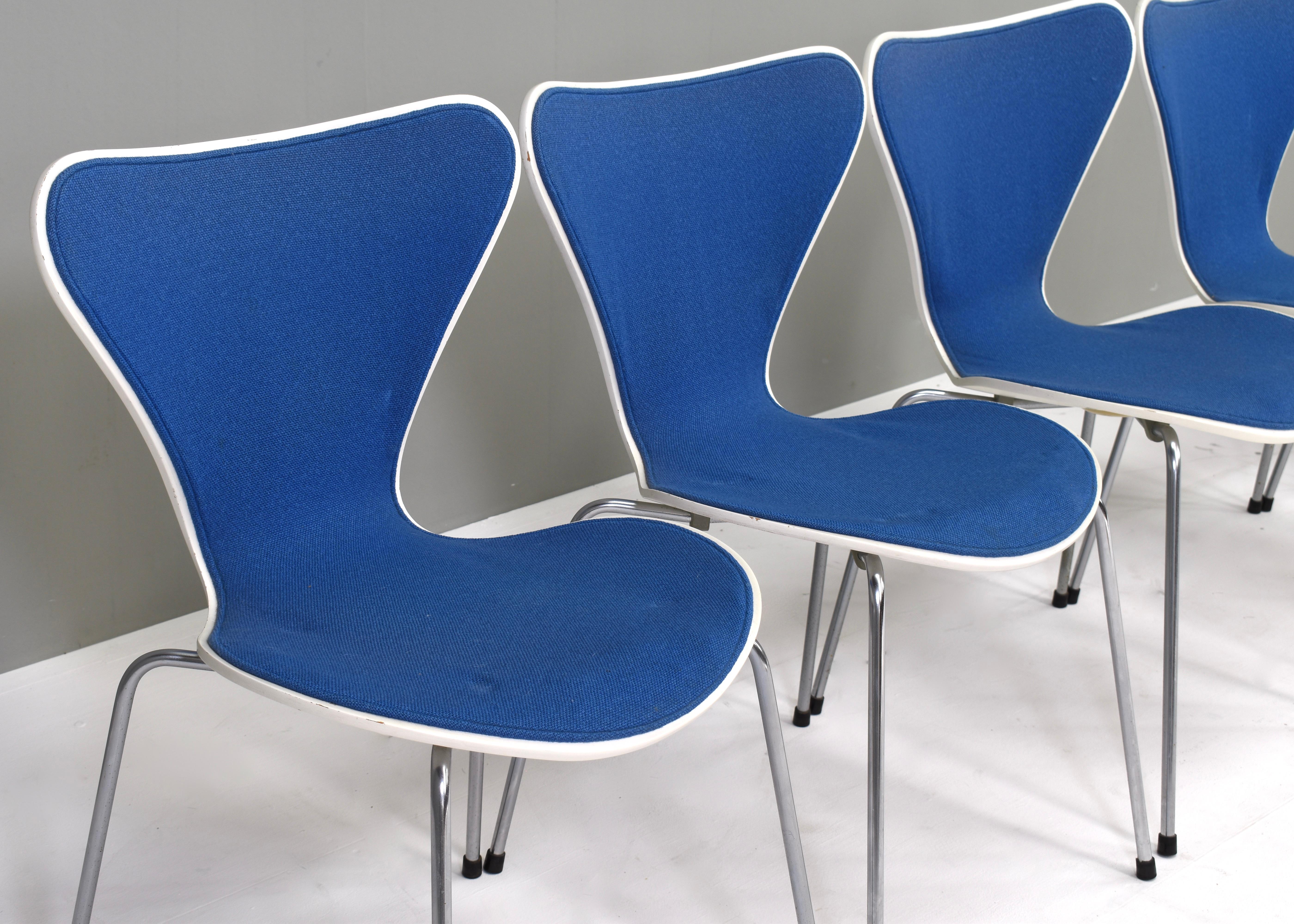 Wool Set of Five Butterfly Chairs by Arne Jacobsen for Fritz Hansen, Denmark, 1979