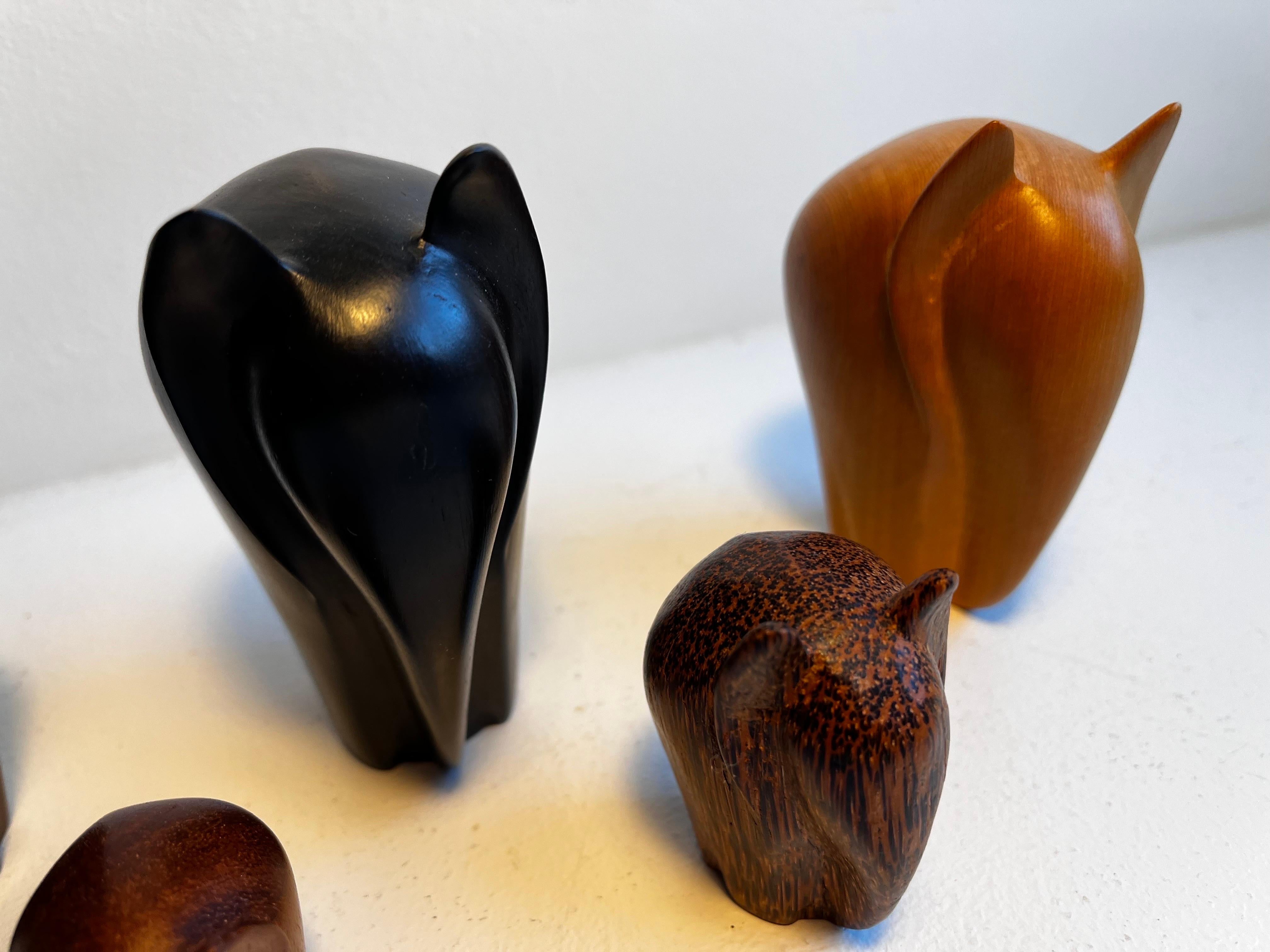 Set of five carved modernist Elephants in a mix of woods For Sale 4