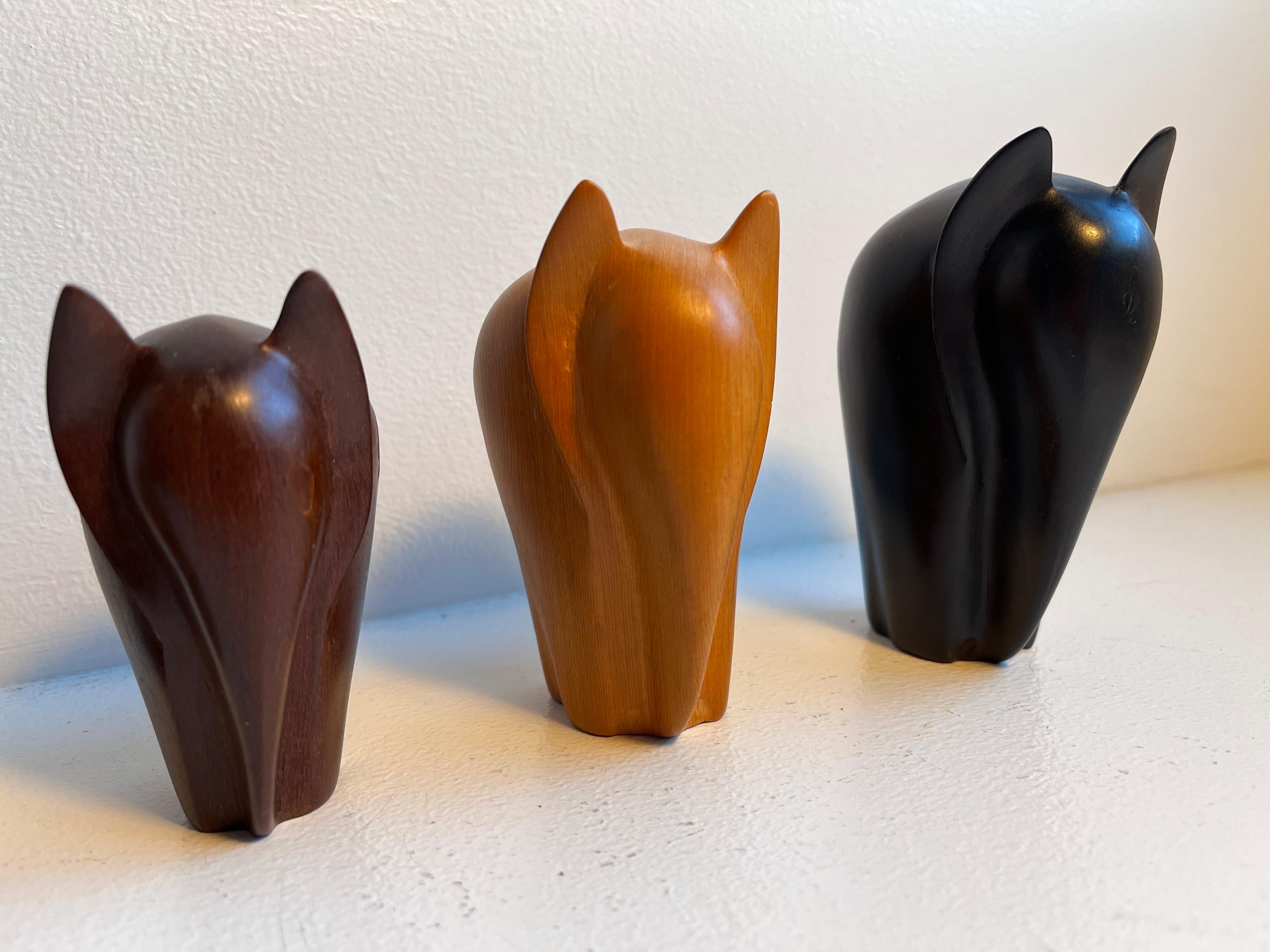 Set of five carved modernist Elephants in a mix of woods For Sale 7