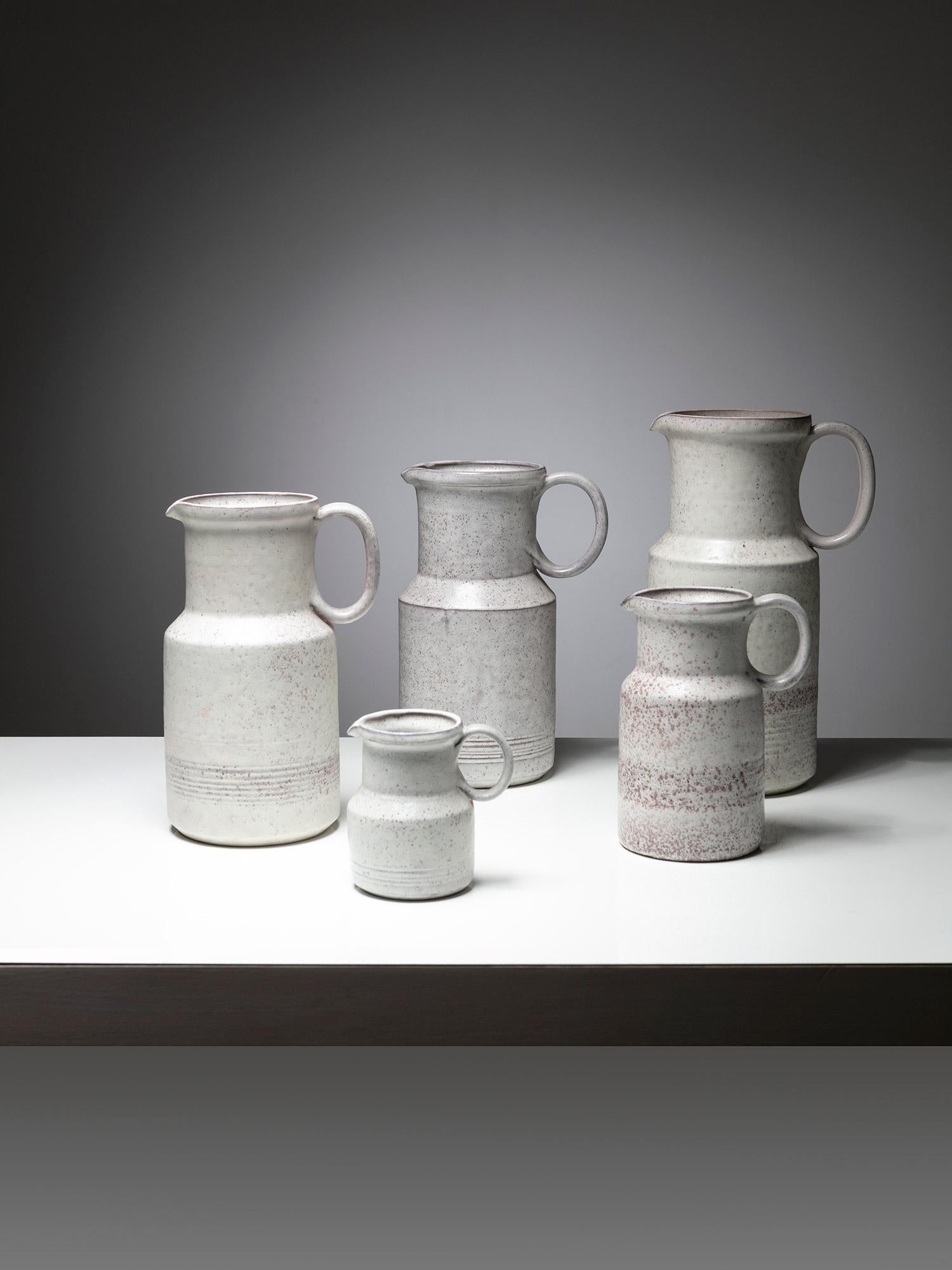 Italiano Set di cinque brocche in ceramica di Alessio Tasca, Italia, anni '70 in vendita