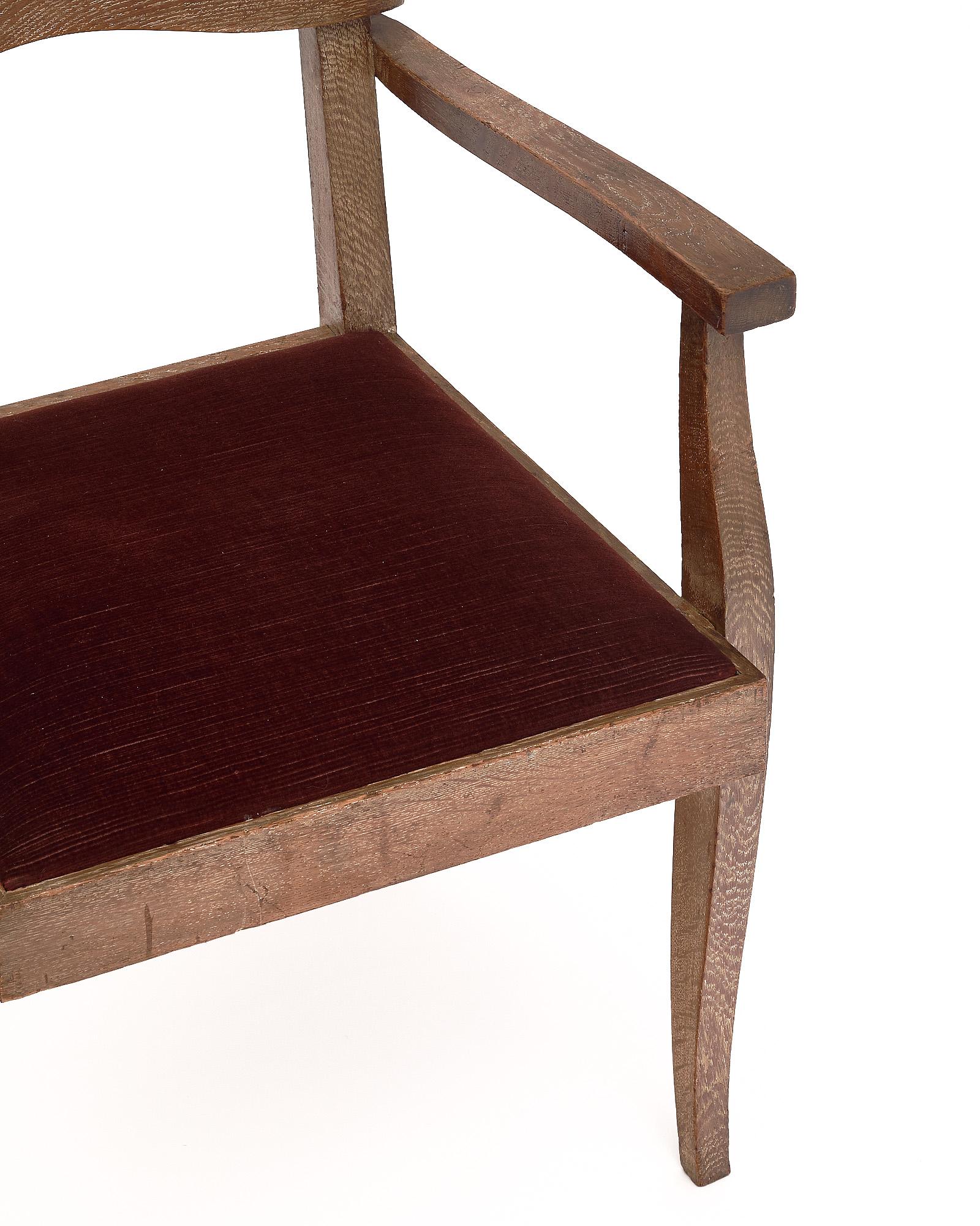 Milieu du XXe siècle Ensemble de cinq fauteuils cérusés en vente