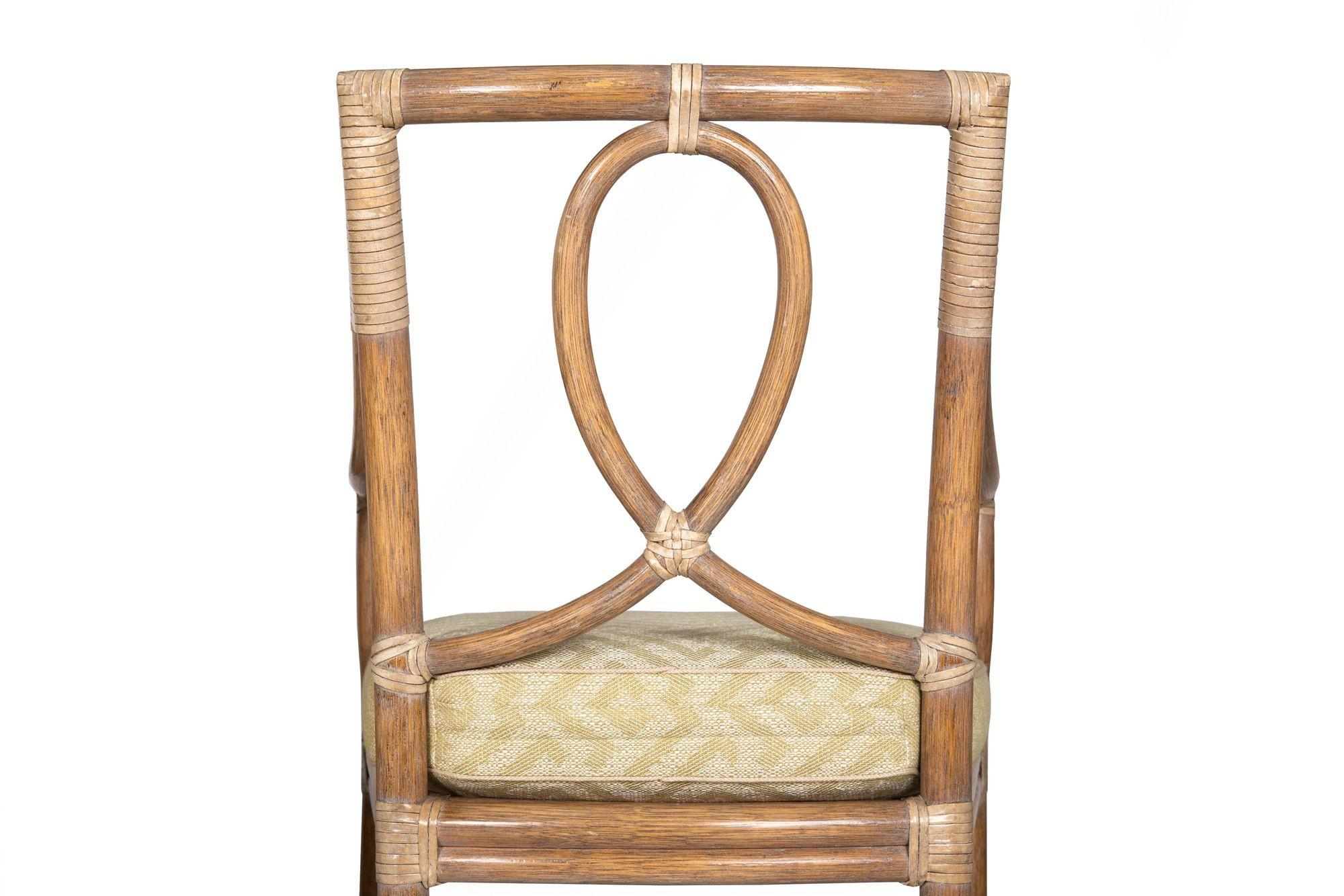 Ensemble de cinq chaises de salle à manger en rotin cérusé avec table en bambou de McGuire en vente 3