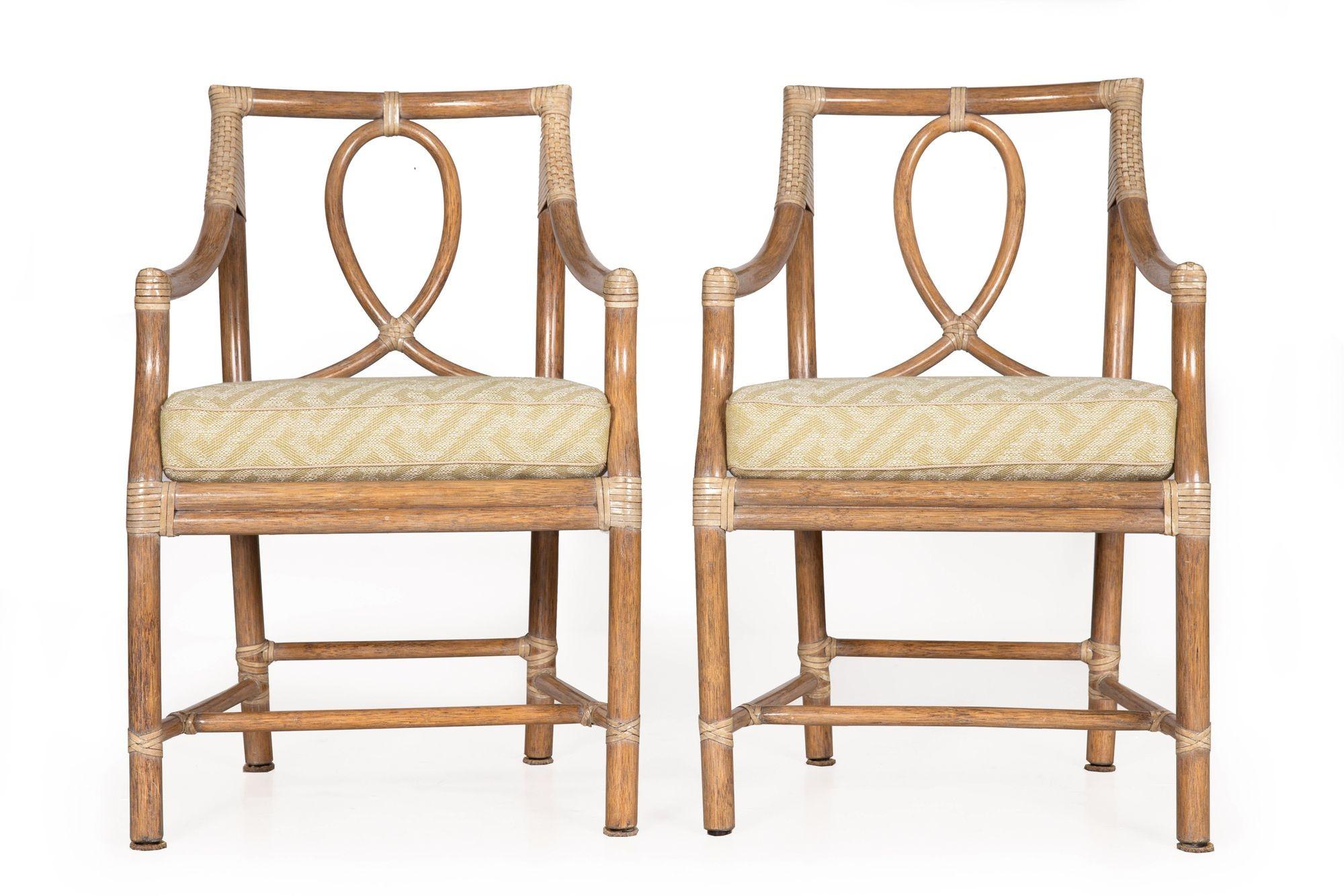 Ensemble de cinq chaises de salle à manger en rotin cérusé avec table en bambou de McGuire en vente 8