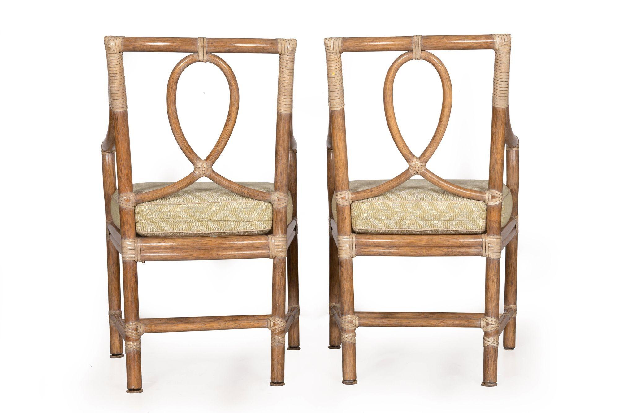 Ensemble de cinq chaises de salle à manger en rotin cérusé avec table en bambou de McGuire en vente 10