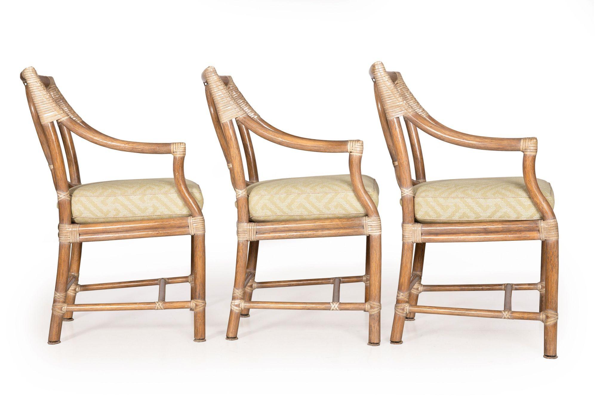 Américain Ensemble de cinq chaises de salle à manger en rotin cérusé avec table en bambou de McGuire en vente