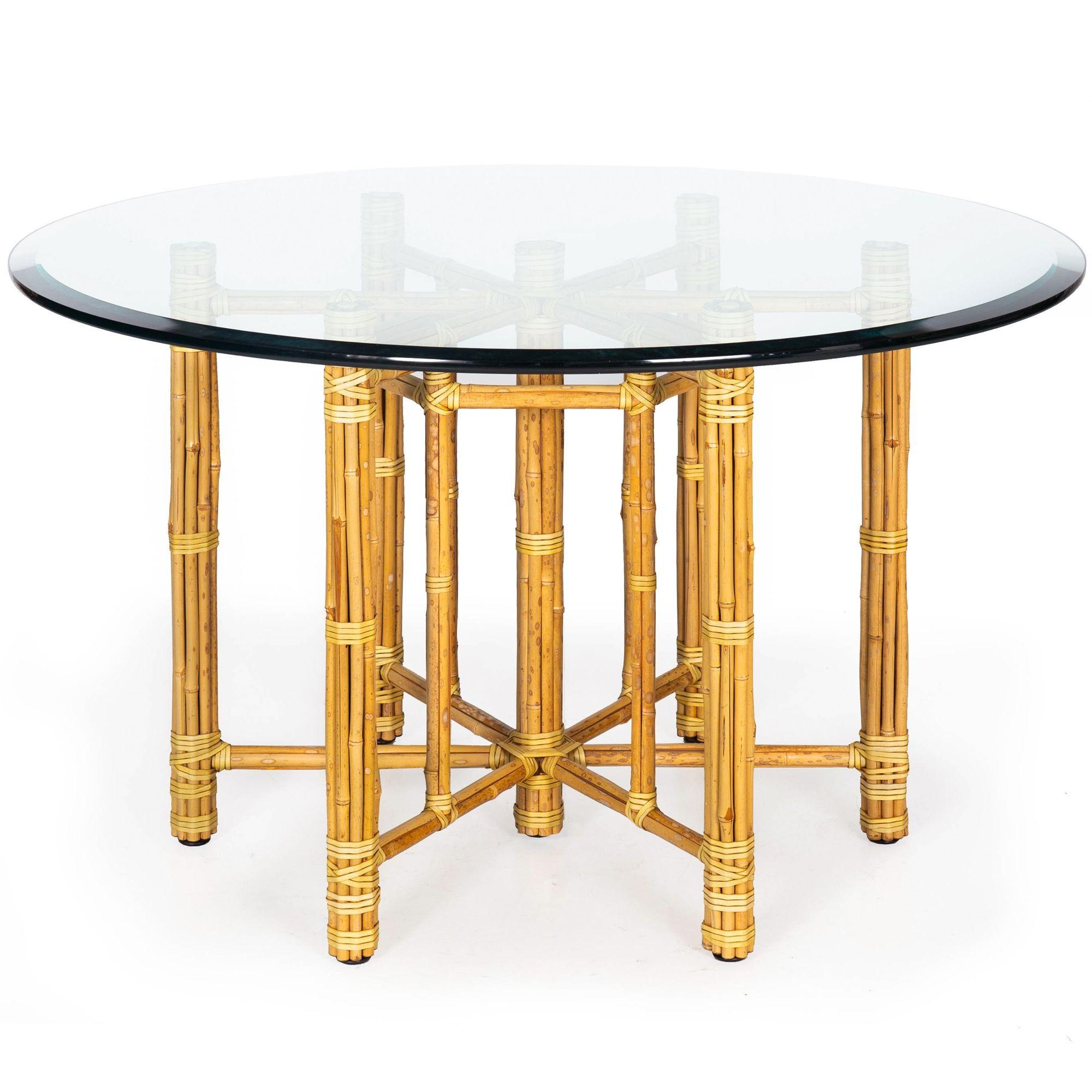 XXIe siècle et contemporain Ensemble de cinq chaises de salle à manger en rotin cérusé avec table en bambou de McGuire en vente