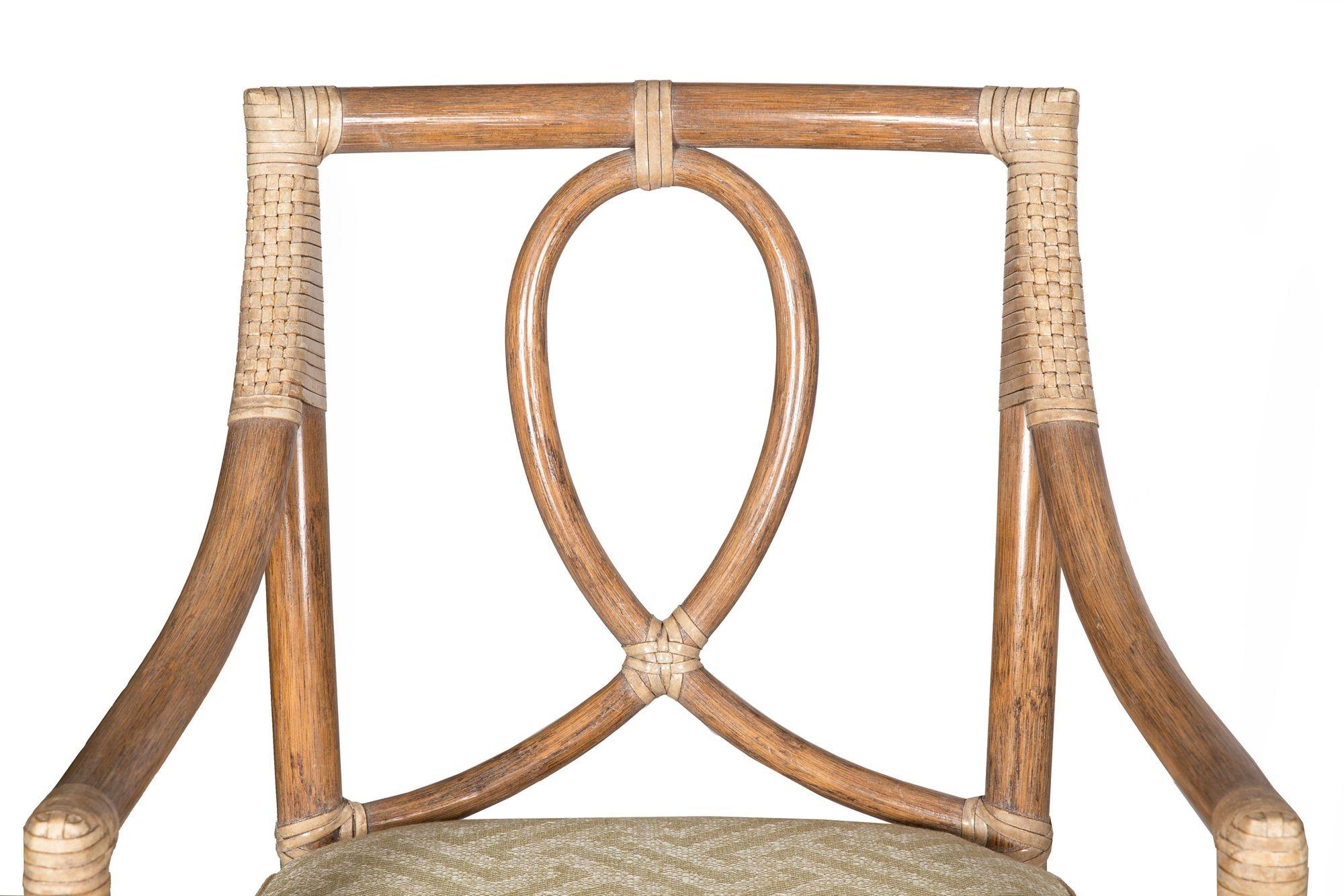 Ensemble de cinq chaises de salle à manger en rotin cérusé avec table en bambou de McGuire en vente 2