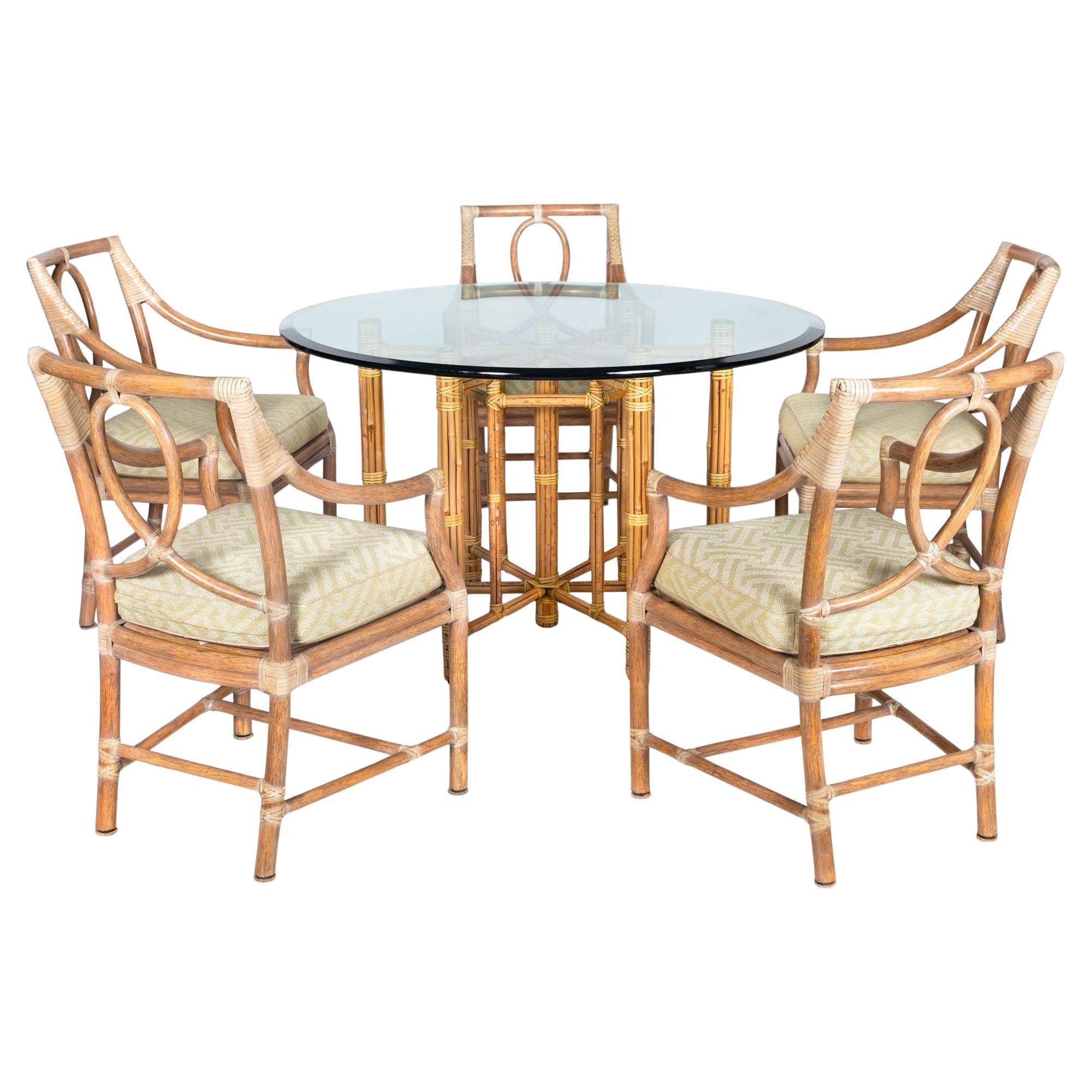 Set di cinque sedie da pranzo in rattan cerato con tavolo in bambù di McGuire
