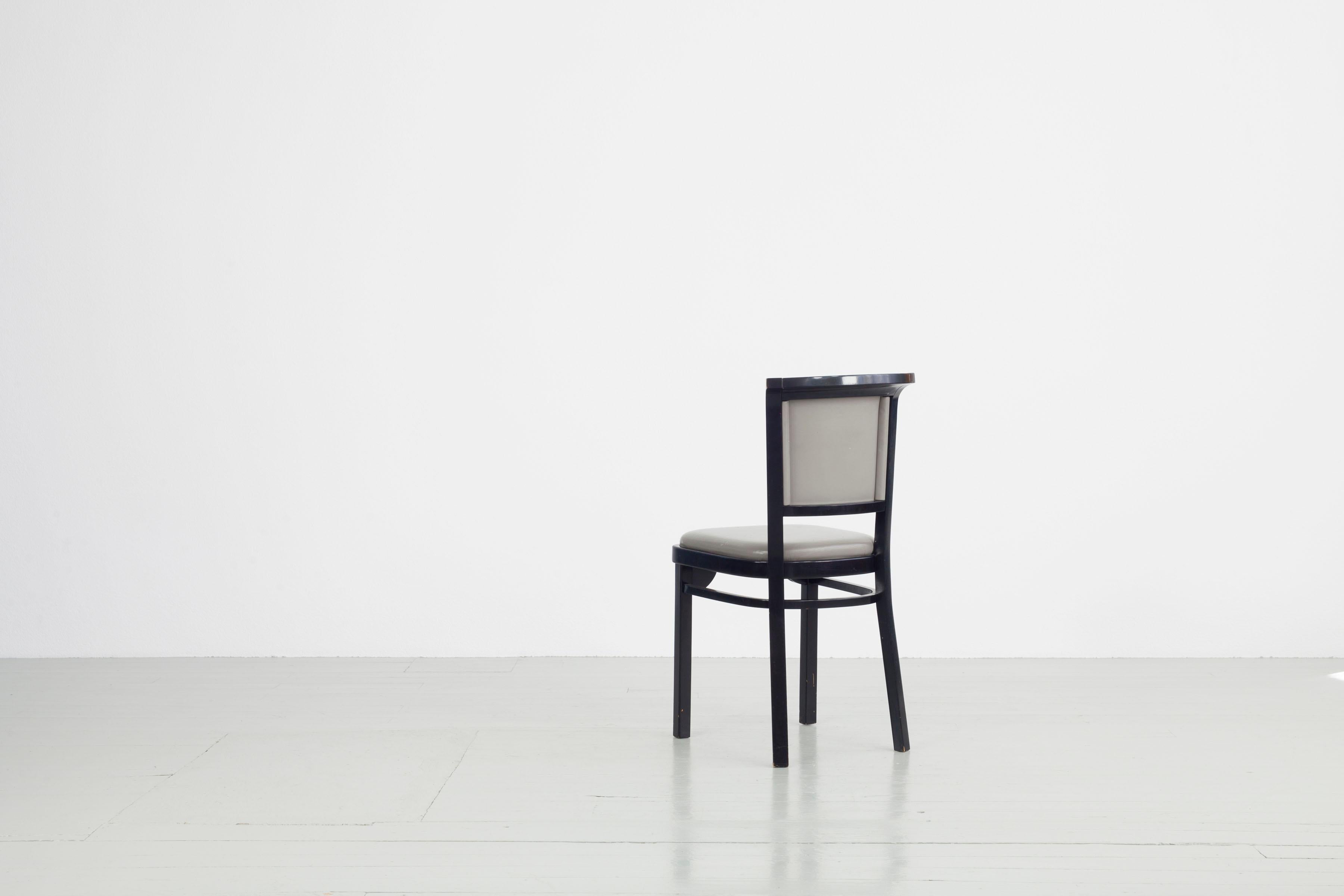 Late 20th Century Set of Five Chairs by Thonet, Vienna For Sale