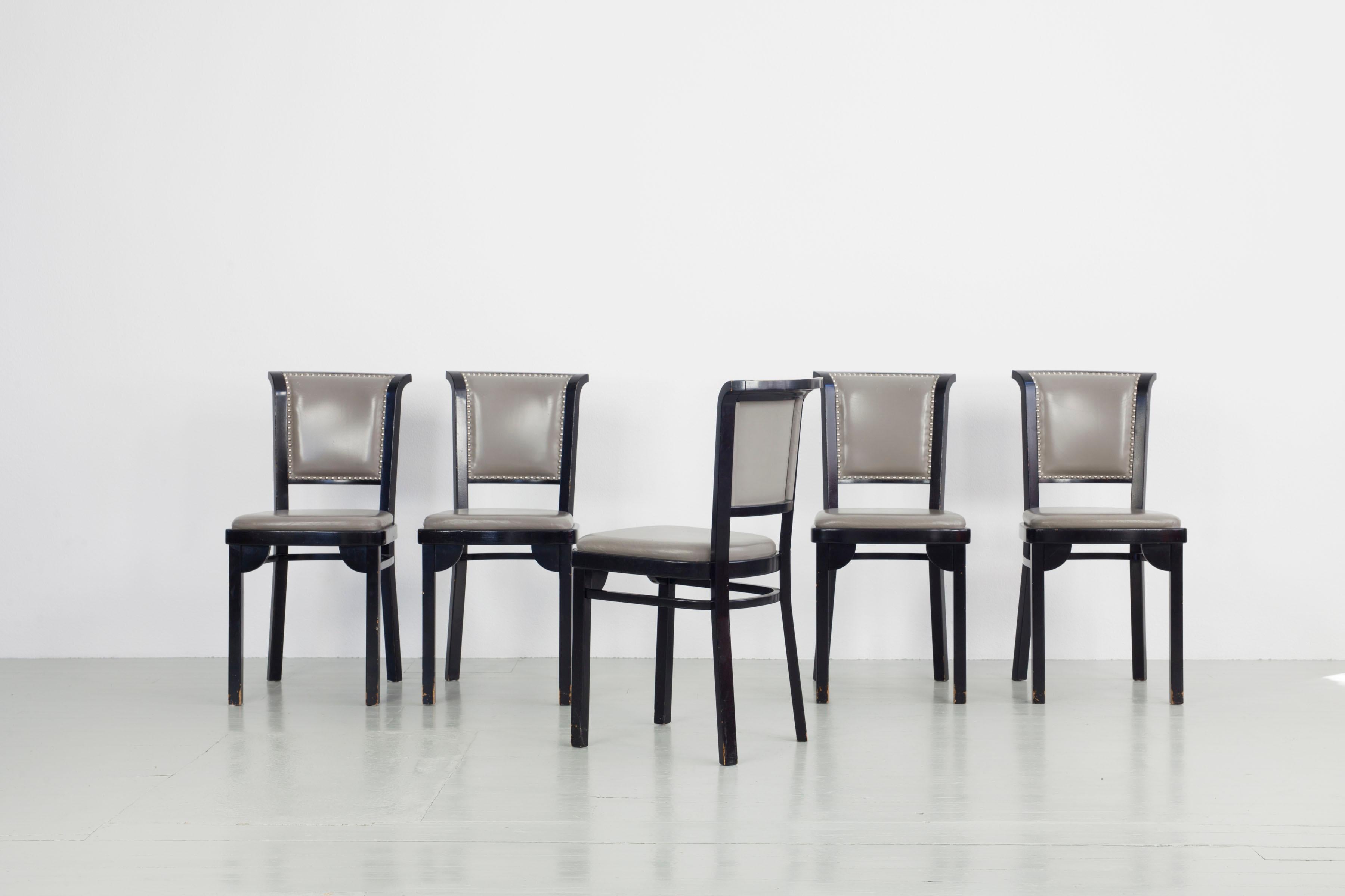 Ensemble de cinq chaises par Thonet, Vienne en vente 2