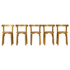 Satz von fünf Stühlen Modell 68 von Alavar Aalto