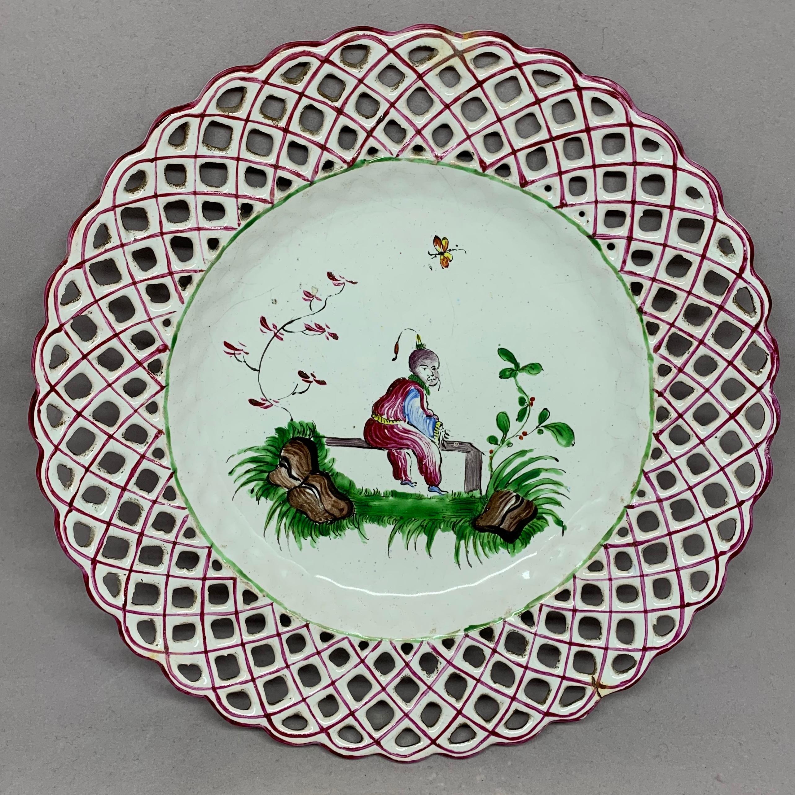 Set of Five Chinoiserie Faience Dishes In Good Condition For Sale In New York, NY