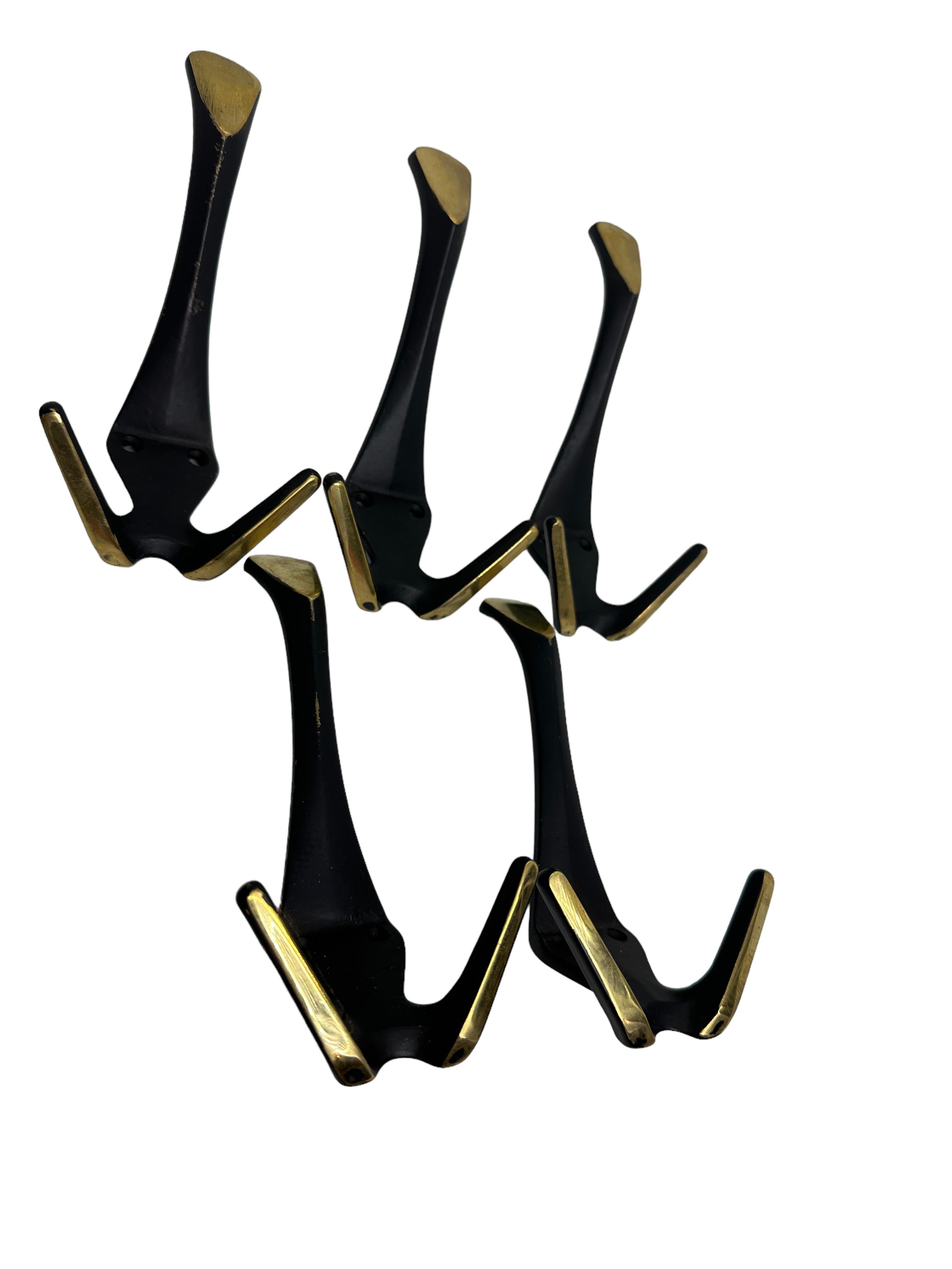 Set of Five Coat Wall Coat Hooks, Black and Brass, Mid-Century Modern, 1950s In Good Condition For Sale In Nuernberg, DE